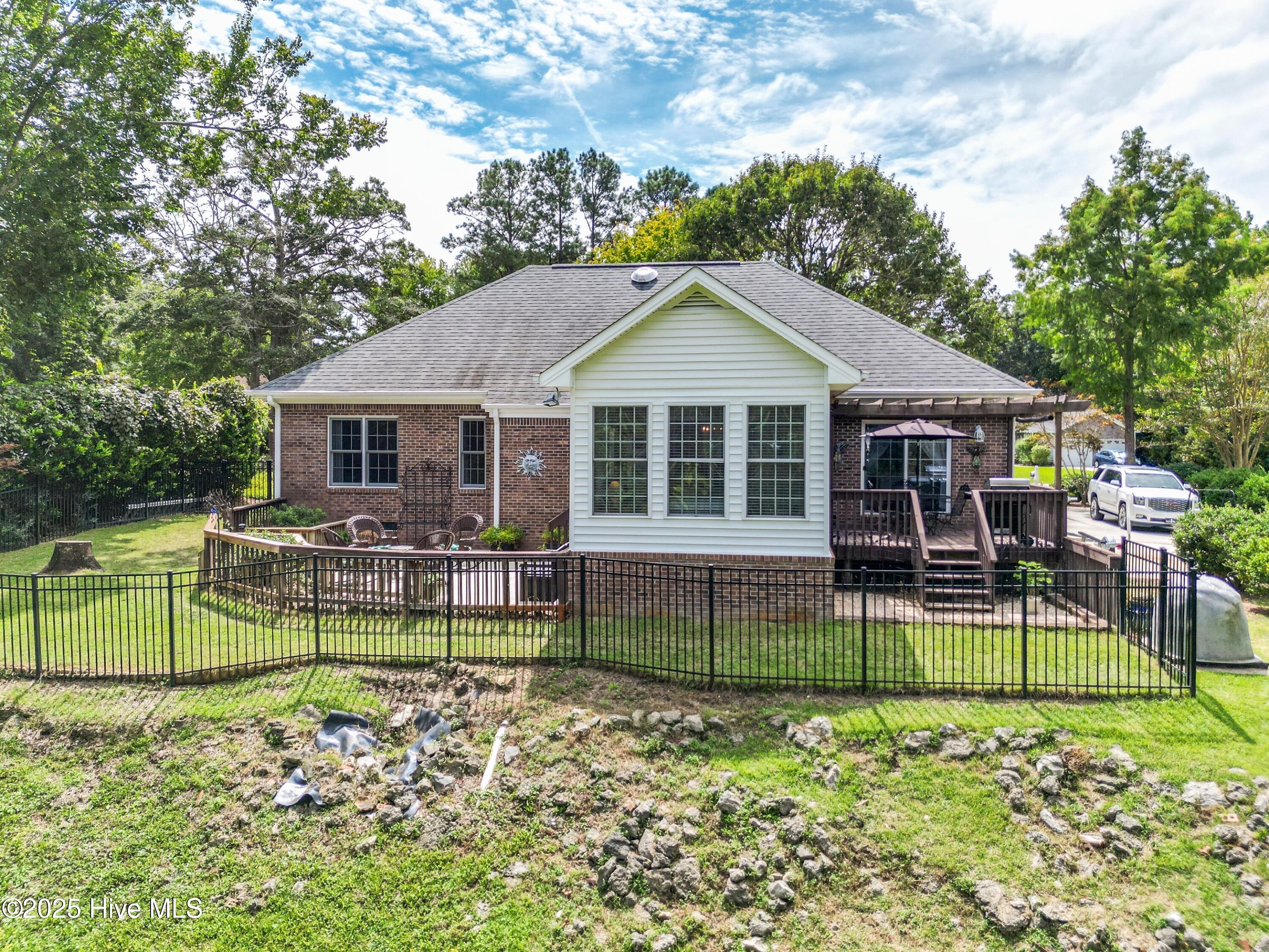 100530044 | Photo 54