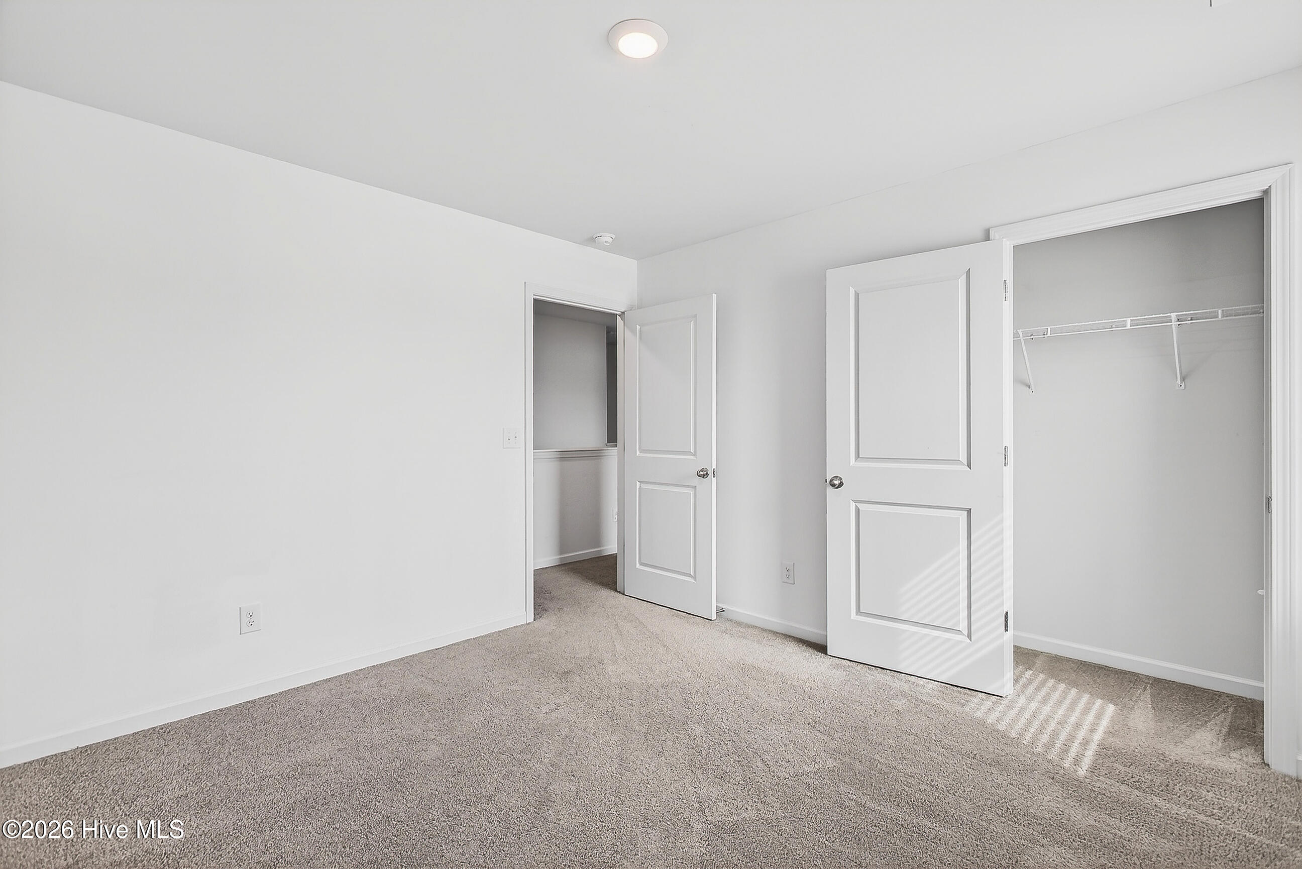 100565797 | Photo 24