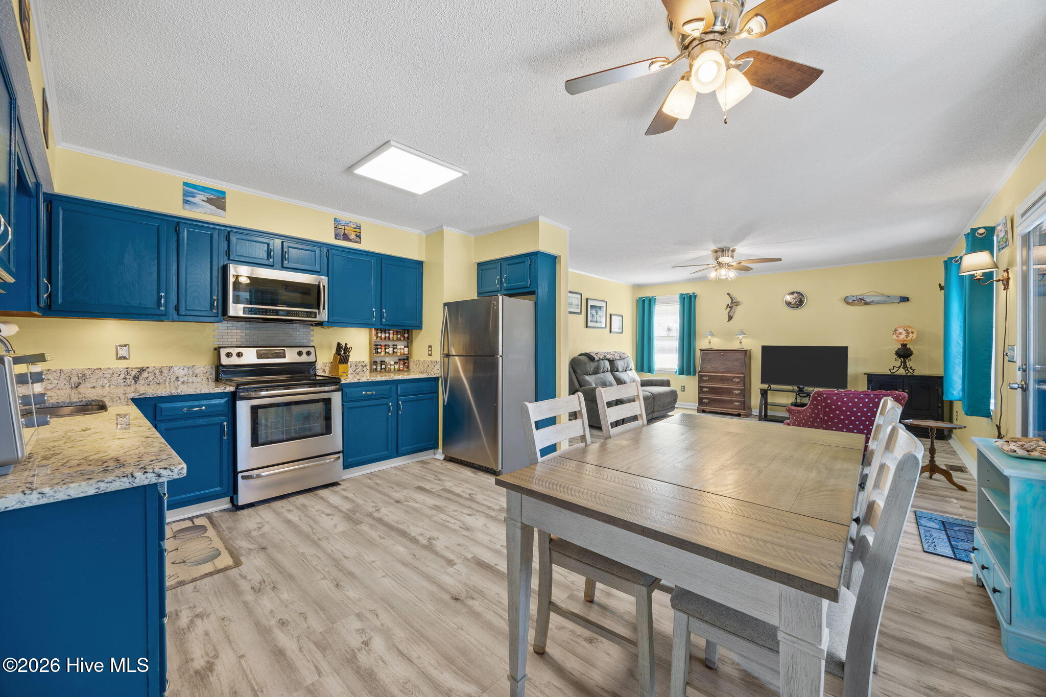 100554594 | Photo 21