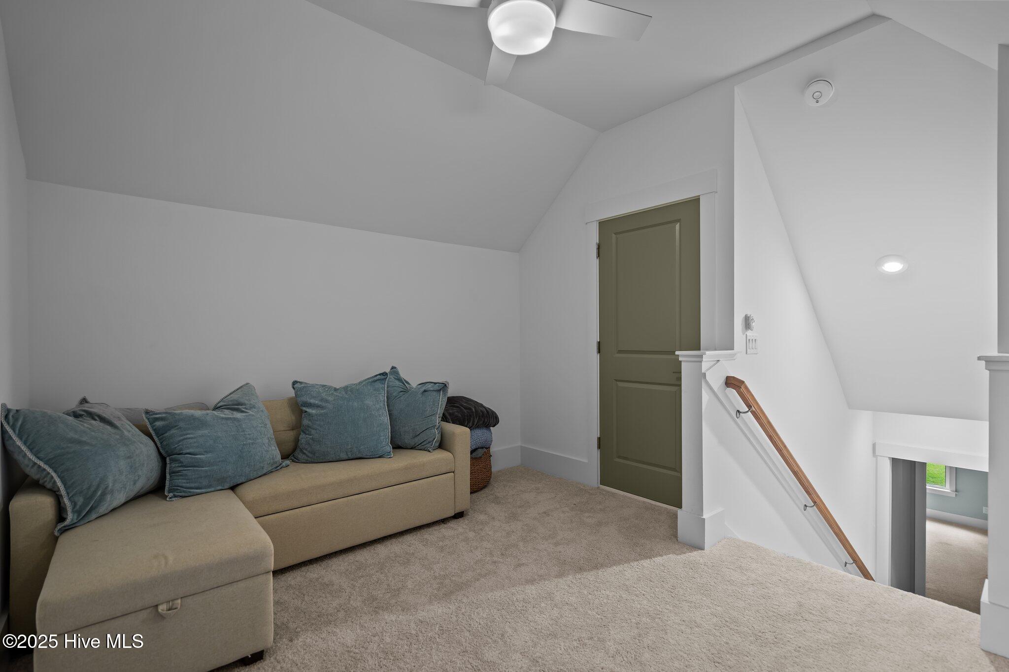 100510918 | Photo 32