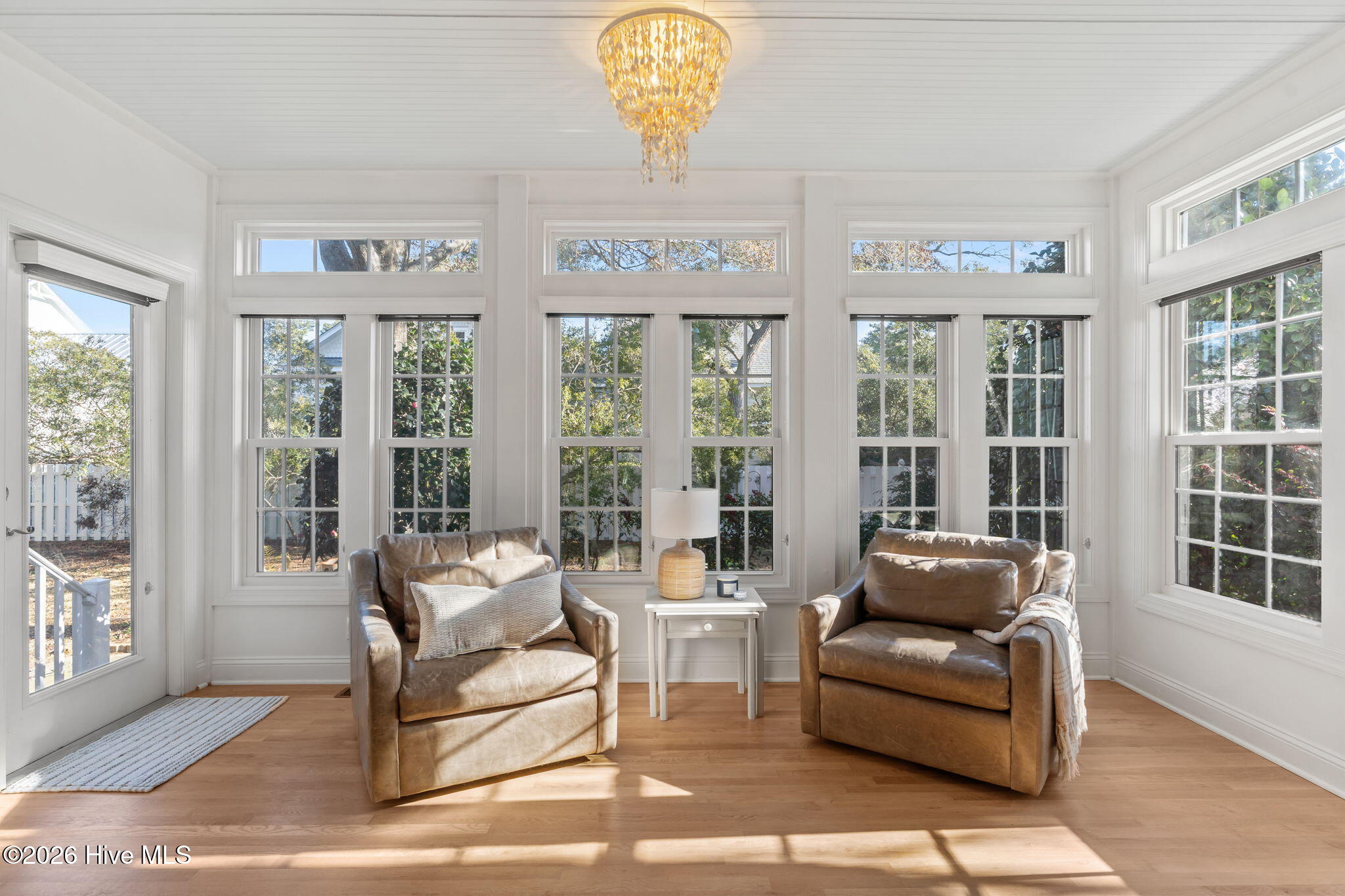 100561697 | Photo 20