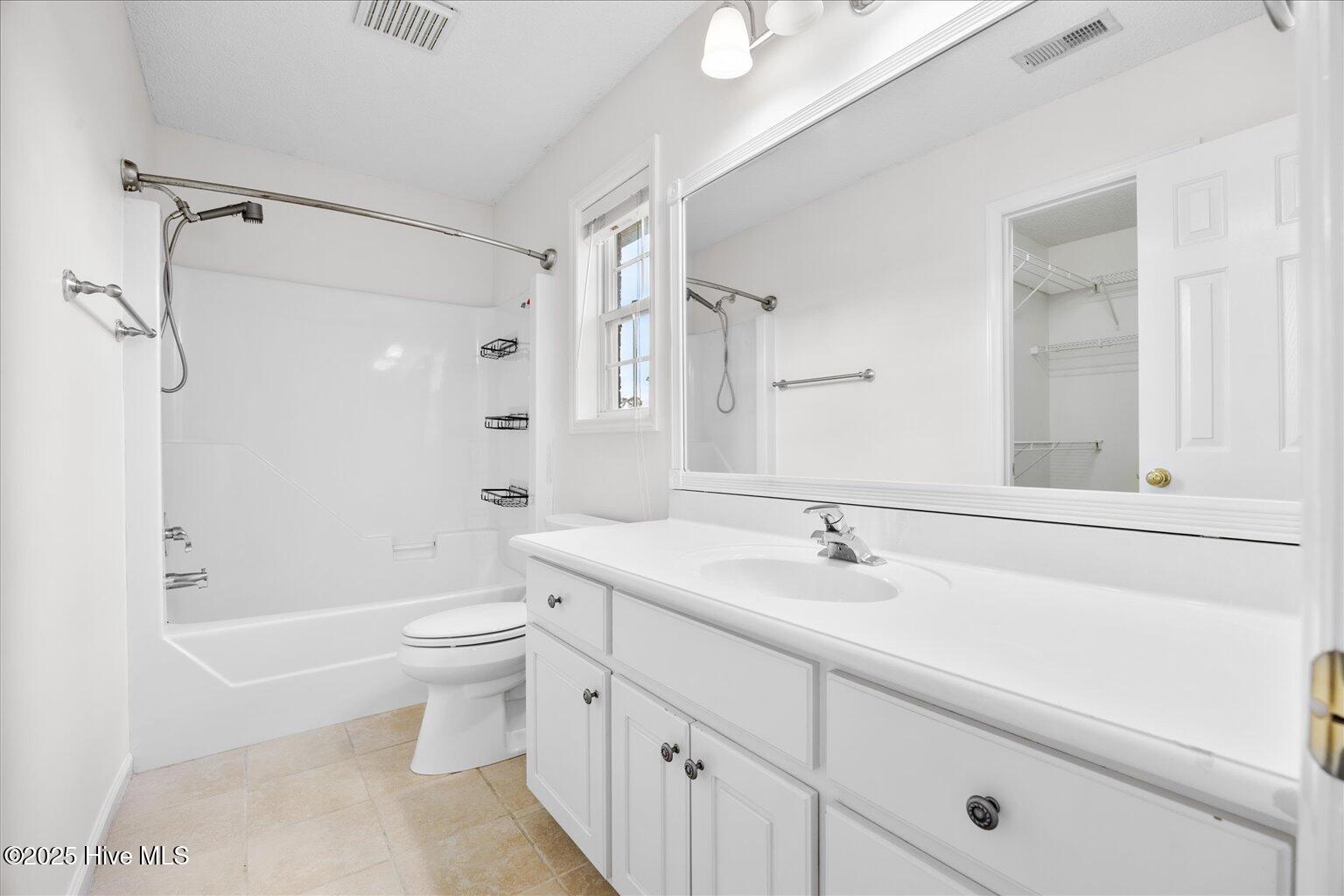 100540475 | Photo 22