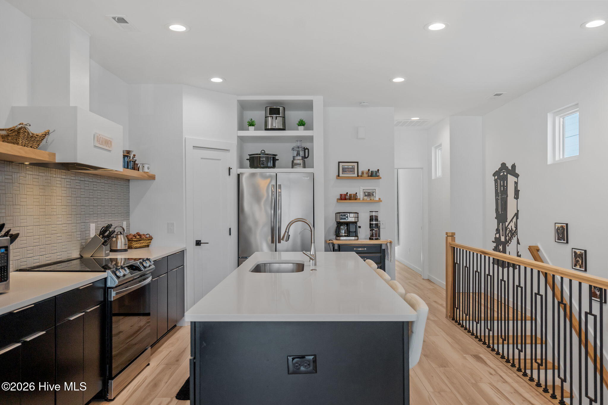 100559537 | Photo 19