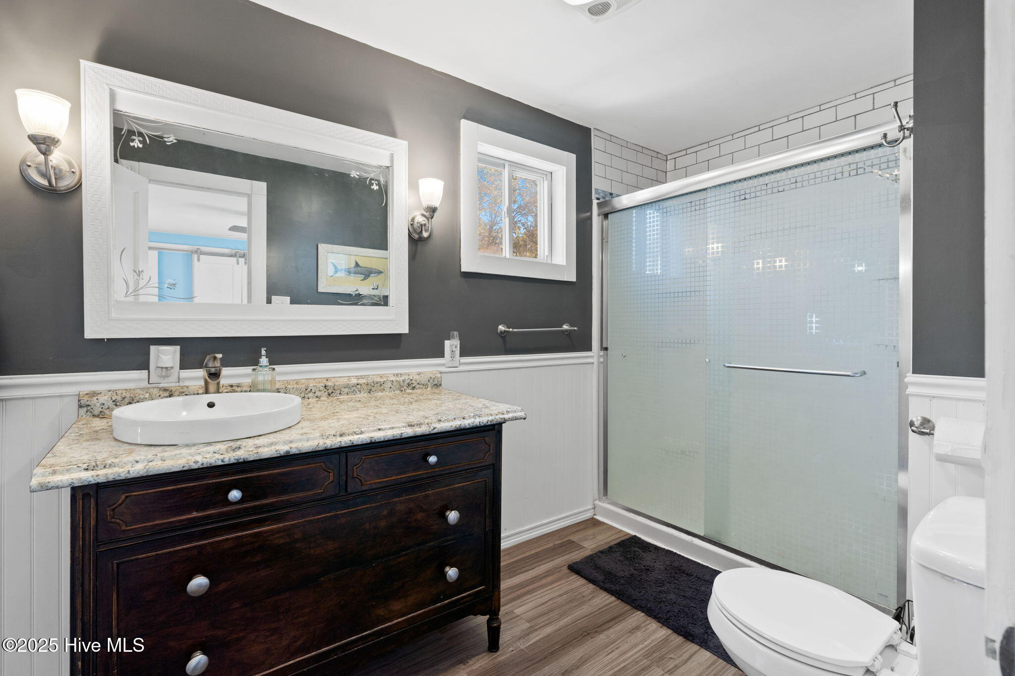 100538220 | Photo 26