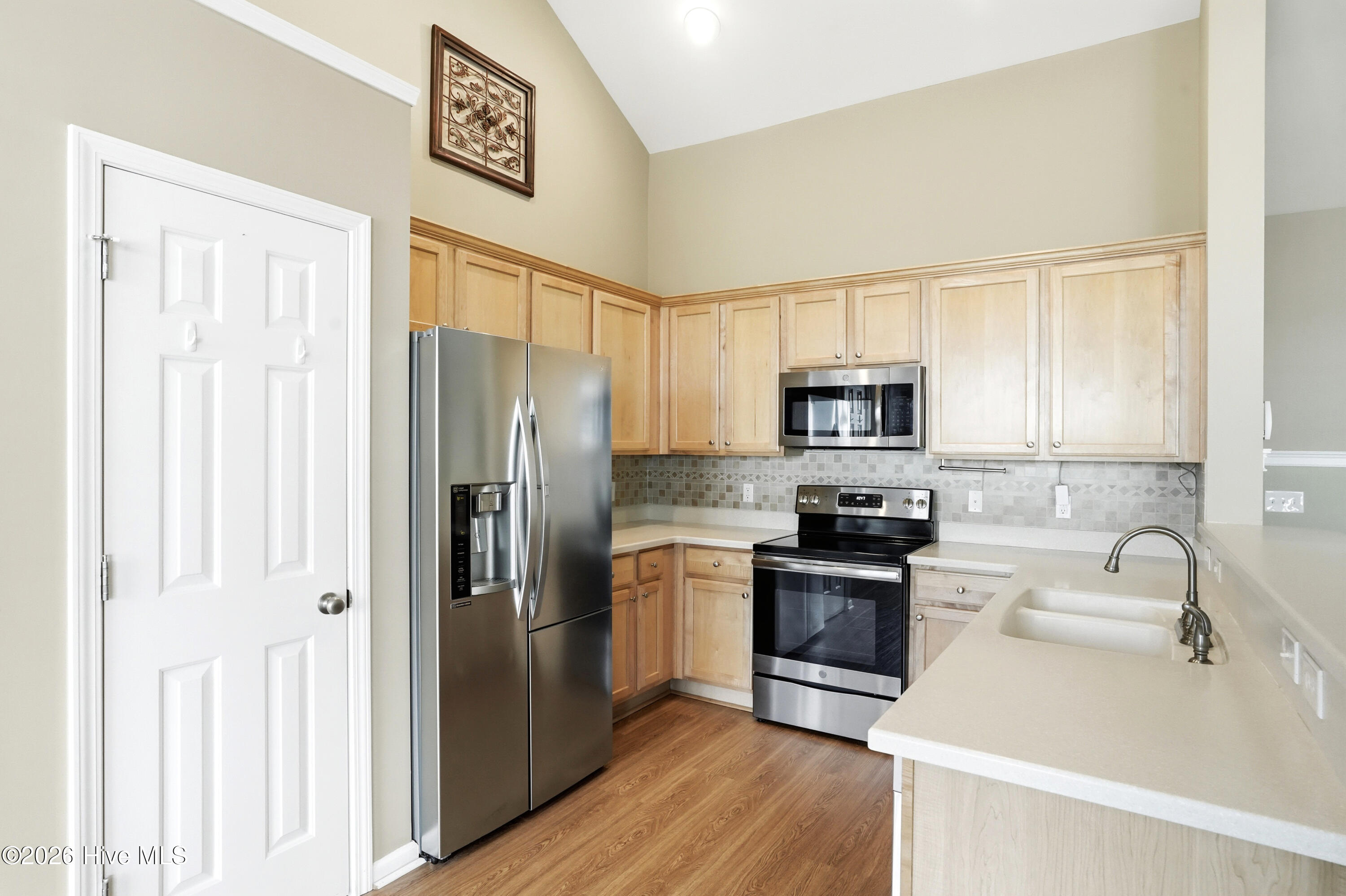 100564881 | Photo 19