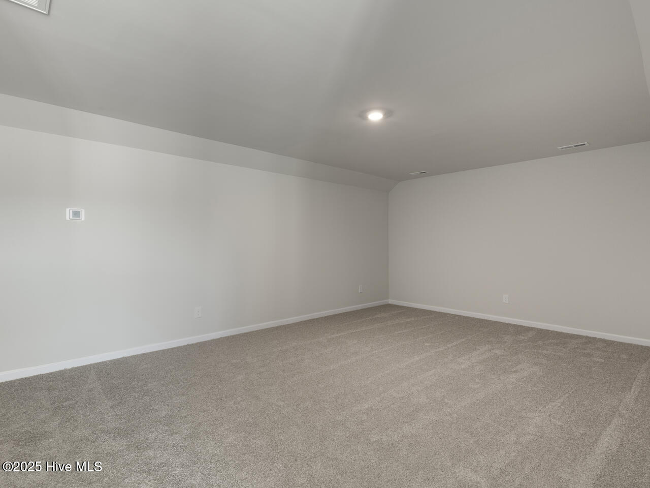 100569561 | Photo 24