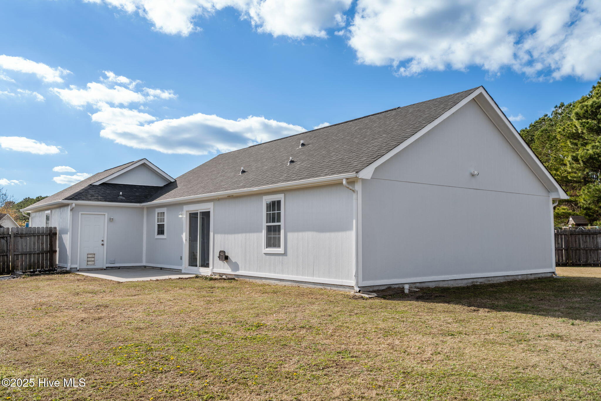 100545189 | Photo 45