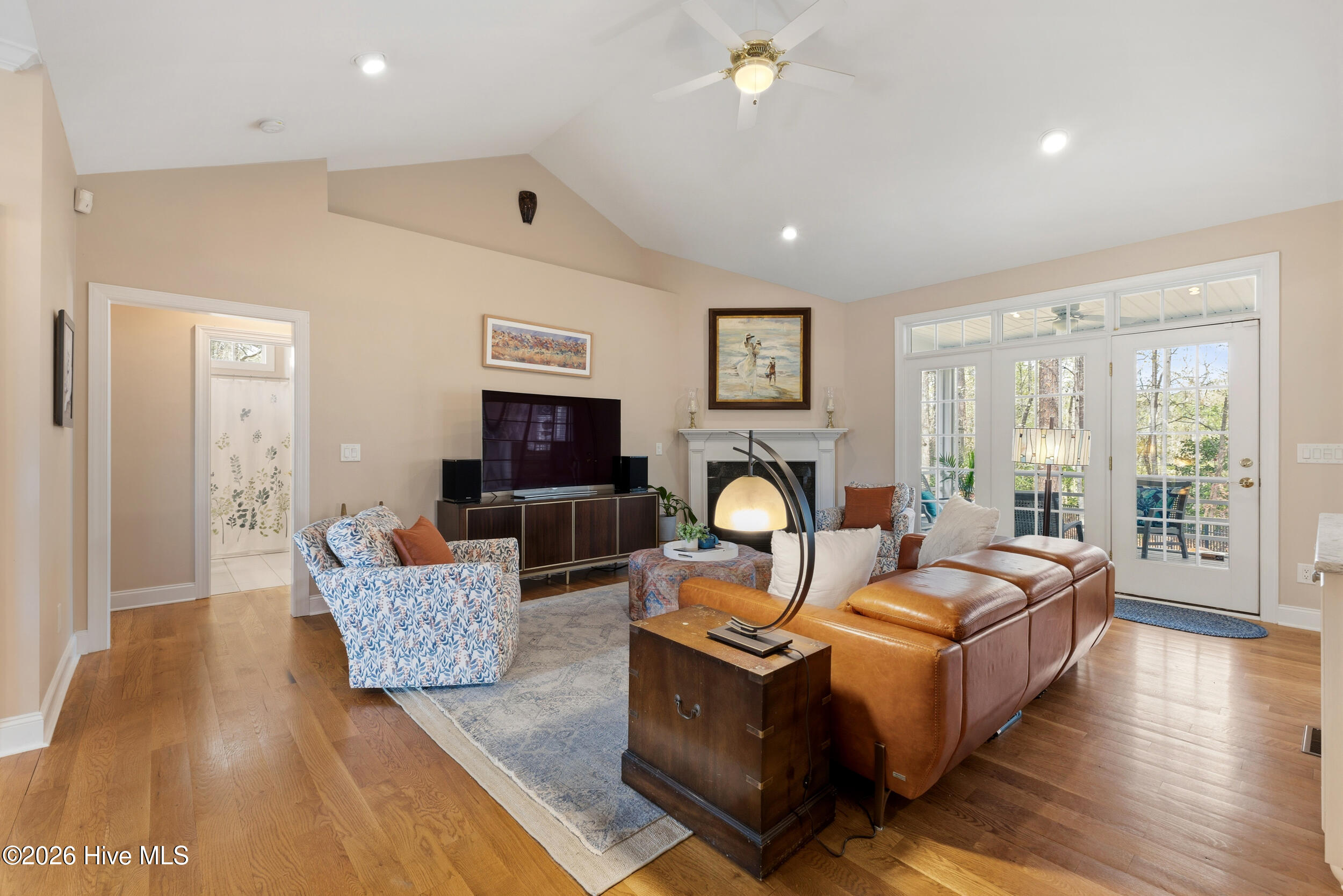 100564040 | Photo 12