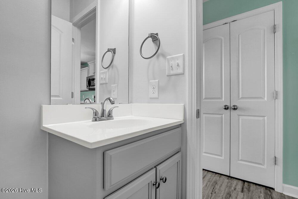 100567817 | Photo 12