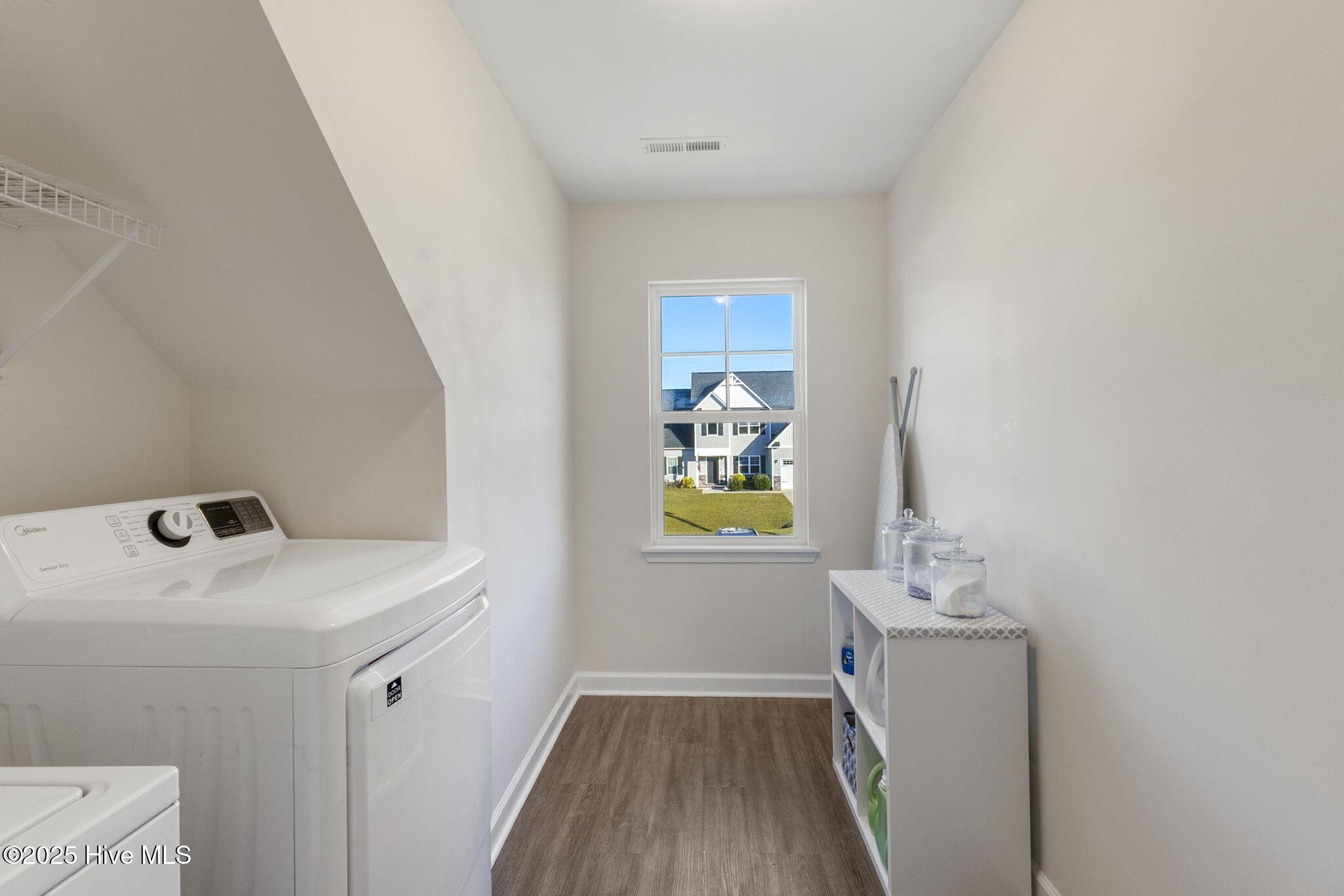 100538262 | Photo 38