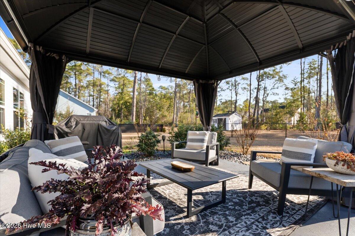 100548136 | Photo 64