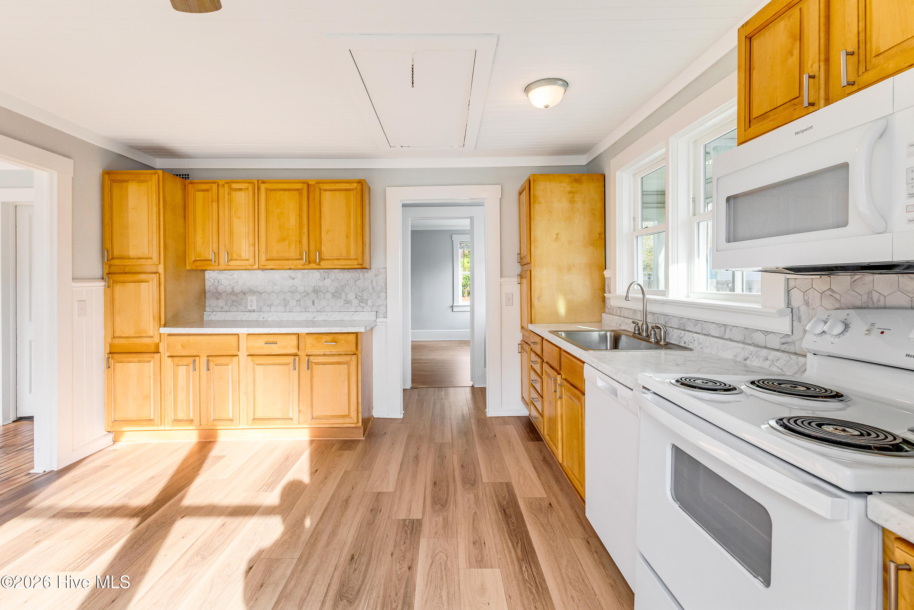 204 N Mcrae Street, Burgaw, NC 28425 – photo 10: 204 McRae-14
