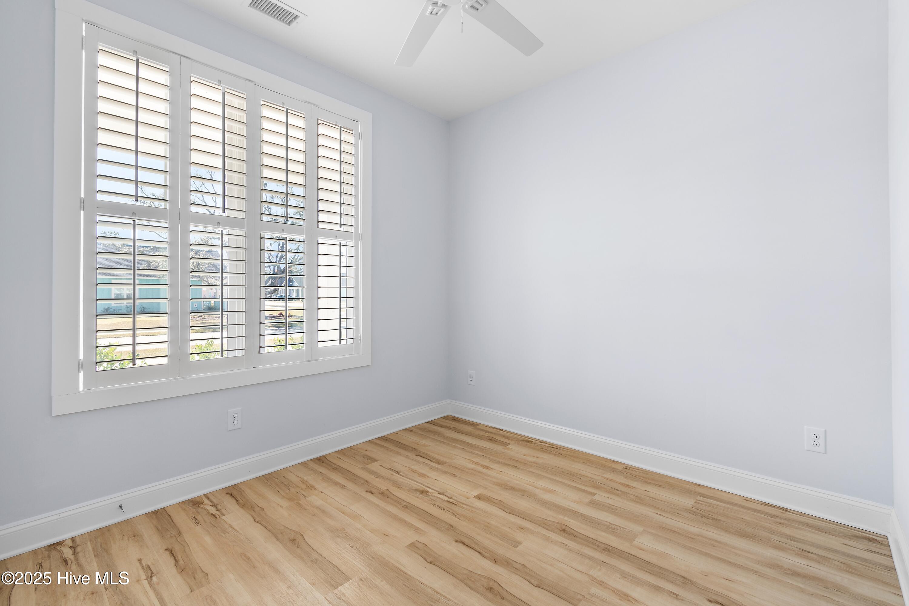 100541024 | Photo 28