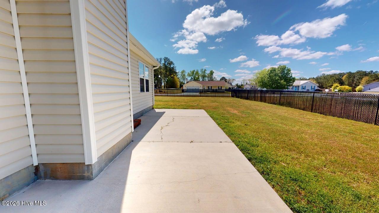 100564739 | Photo 42