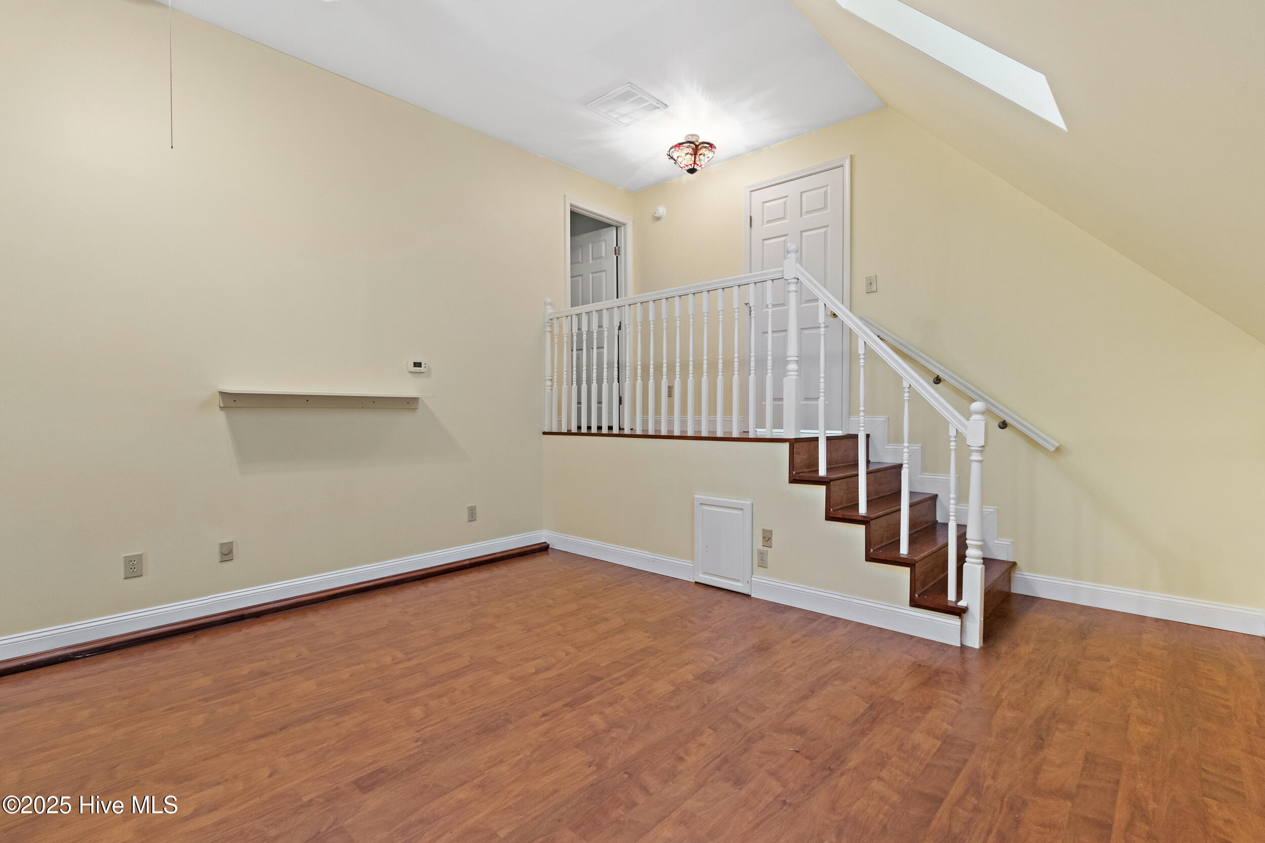 100531940 | Photo 55