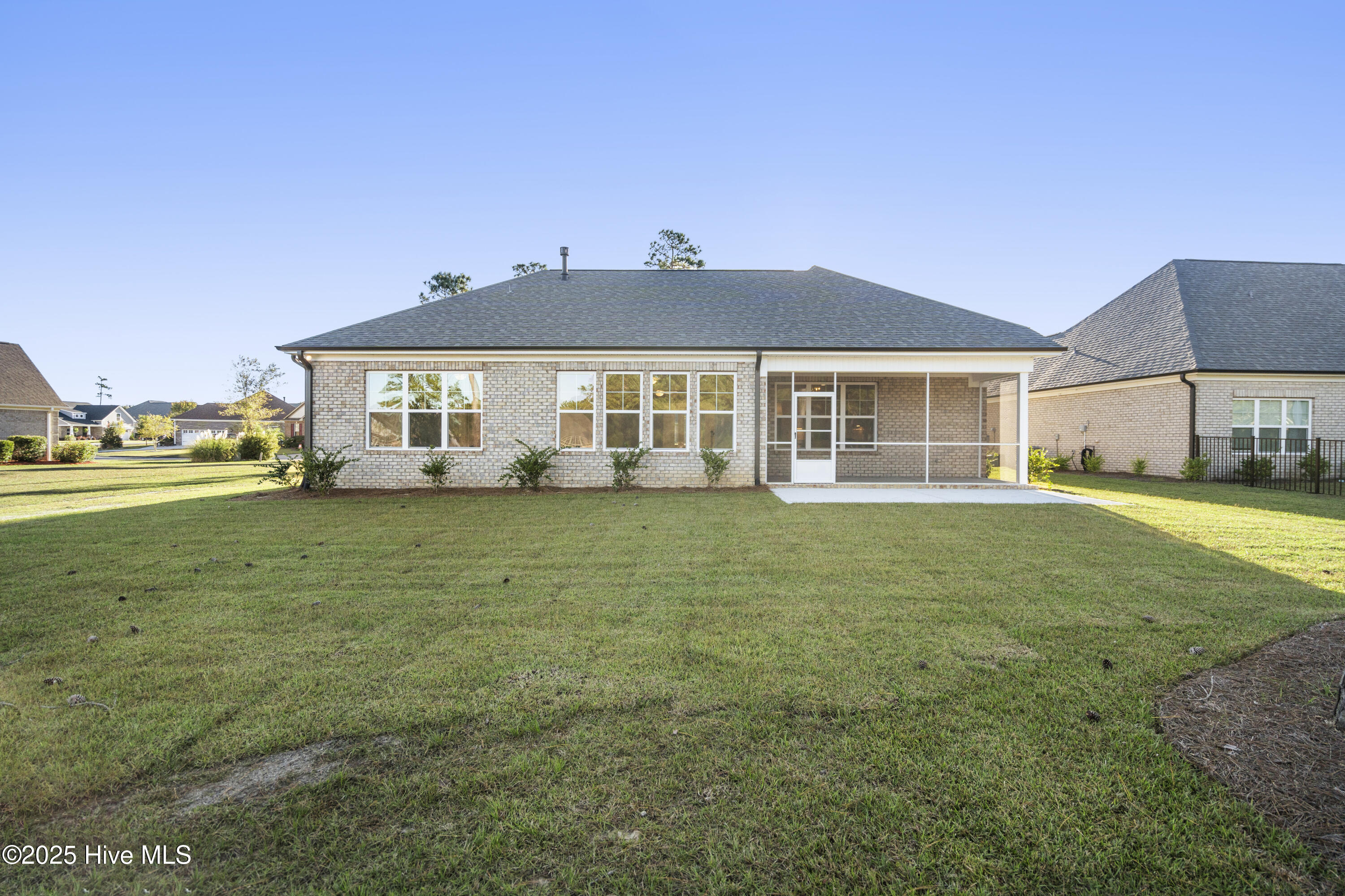 100493135 | Photo 56