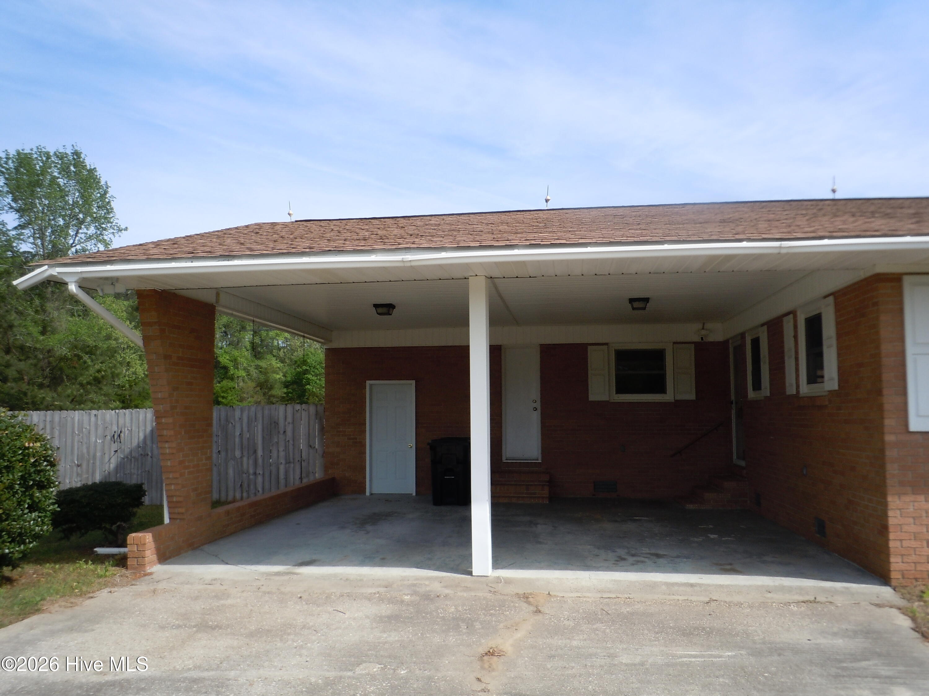 100565752 | Photo 37