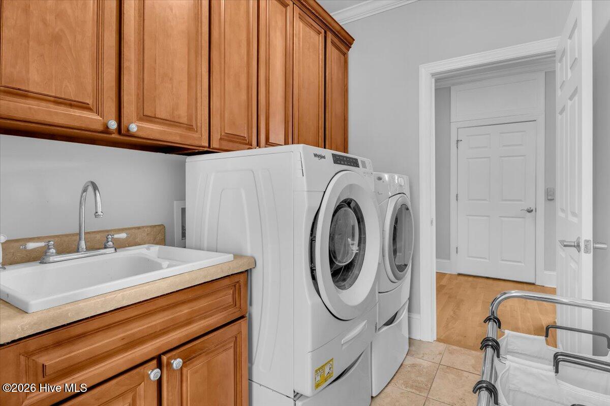 100565920 | Photo 21