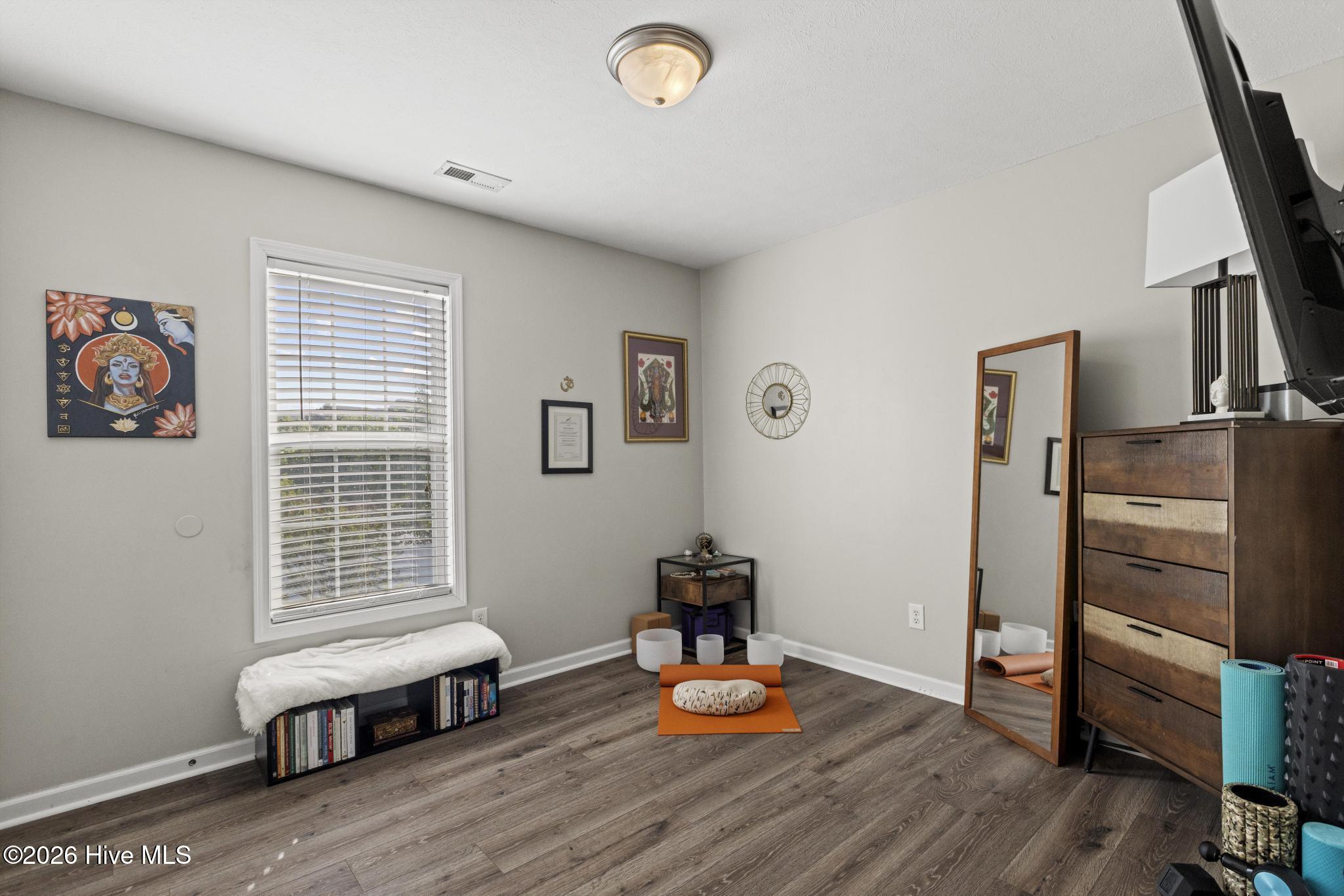 100567348 | Photo 20