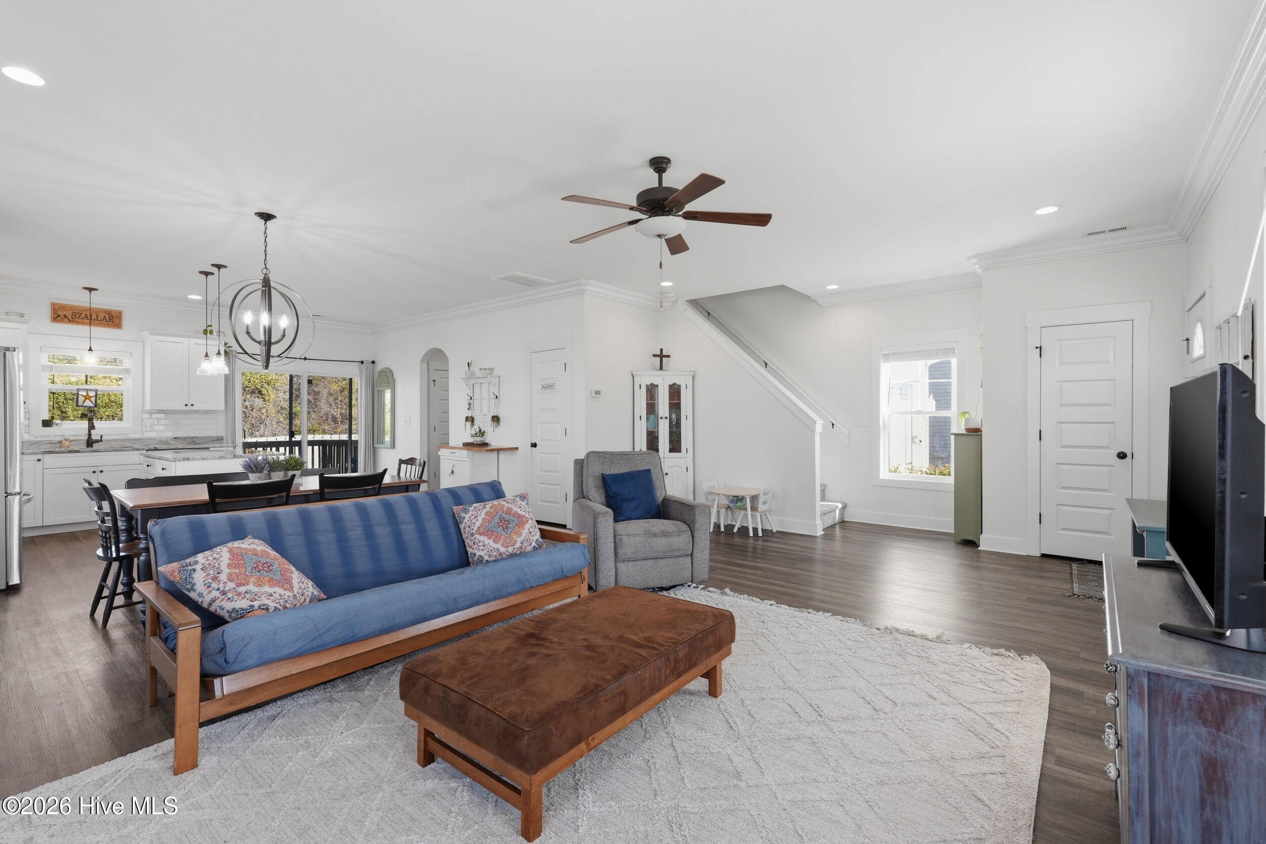 100562917 | Photo 10