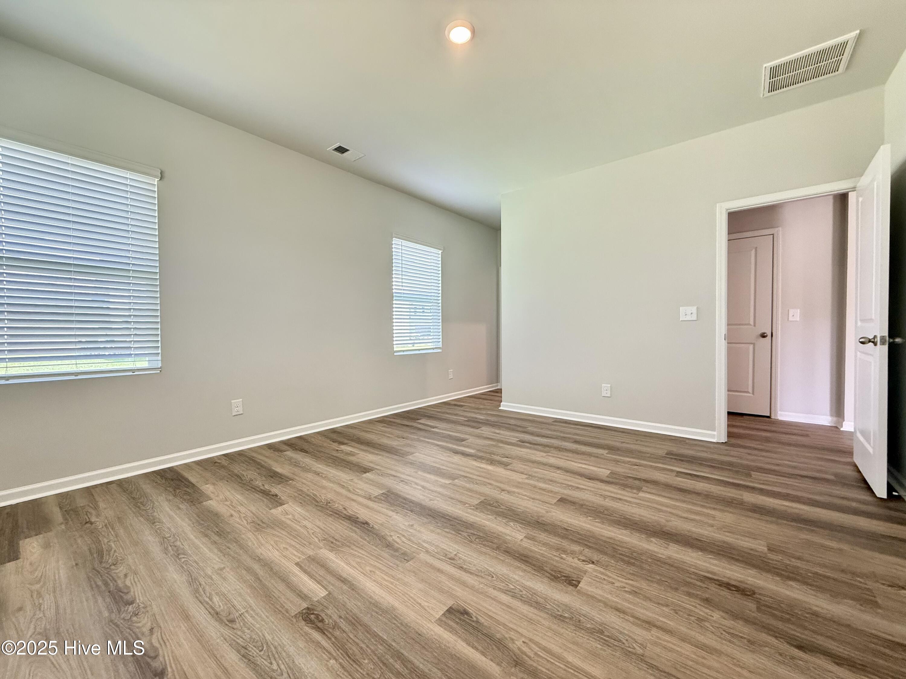 100526181 | Photo 10