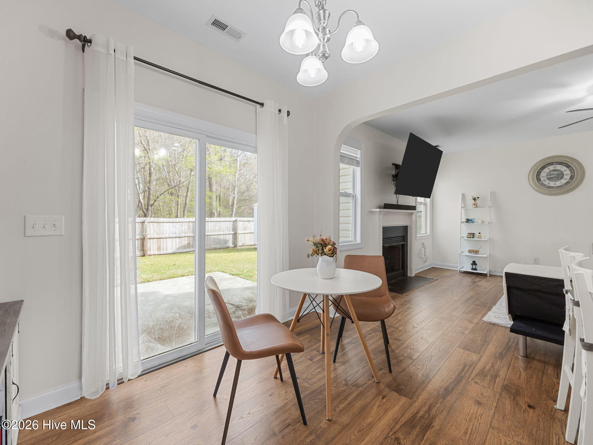 100562724 | Photo 14