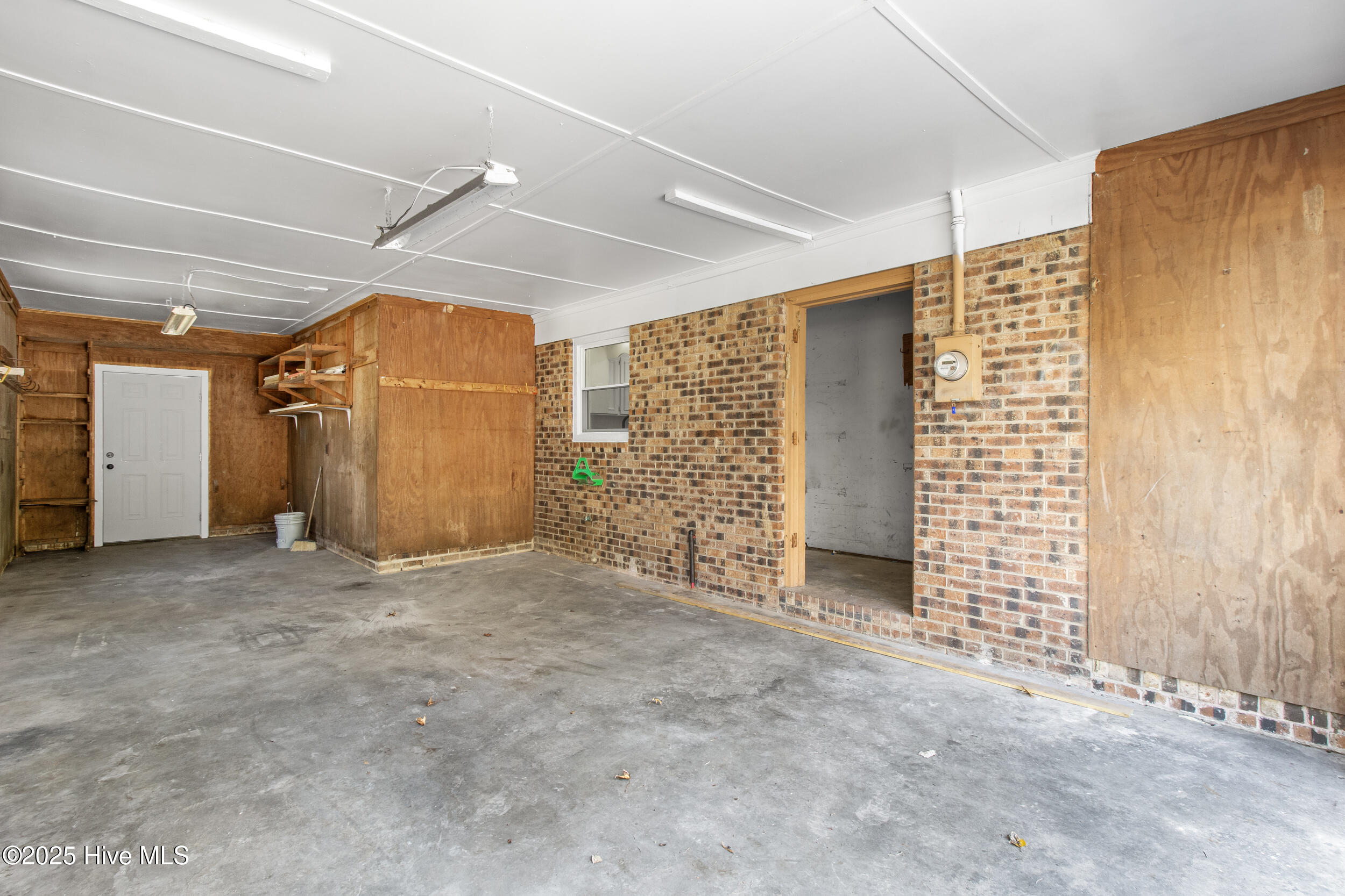 100540199 | Photo 27