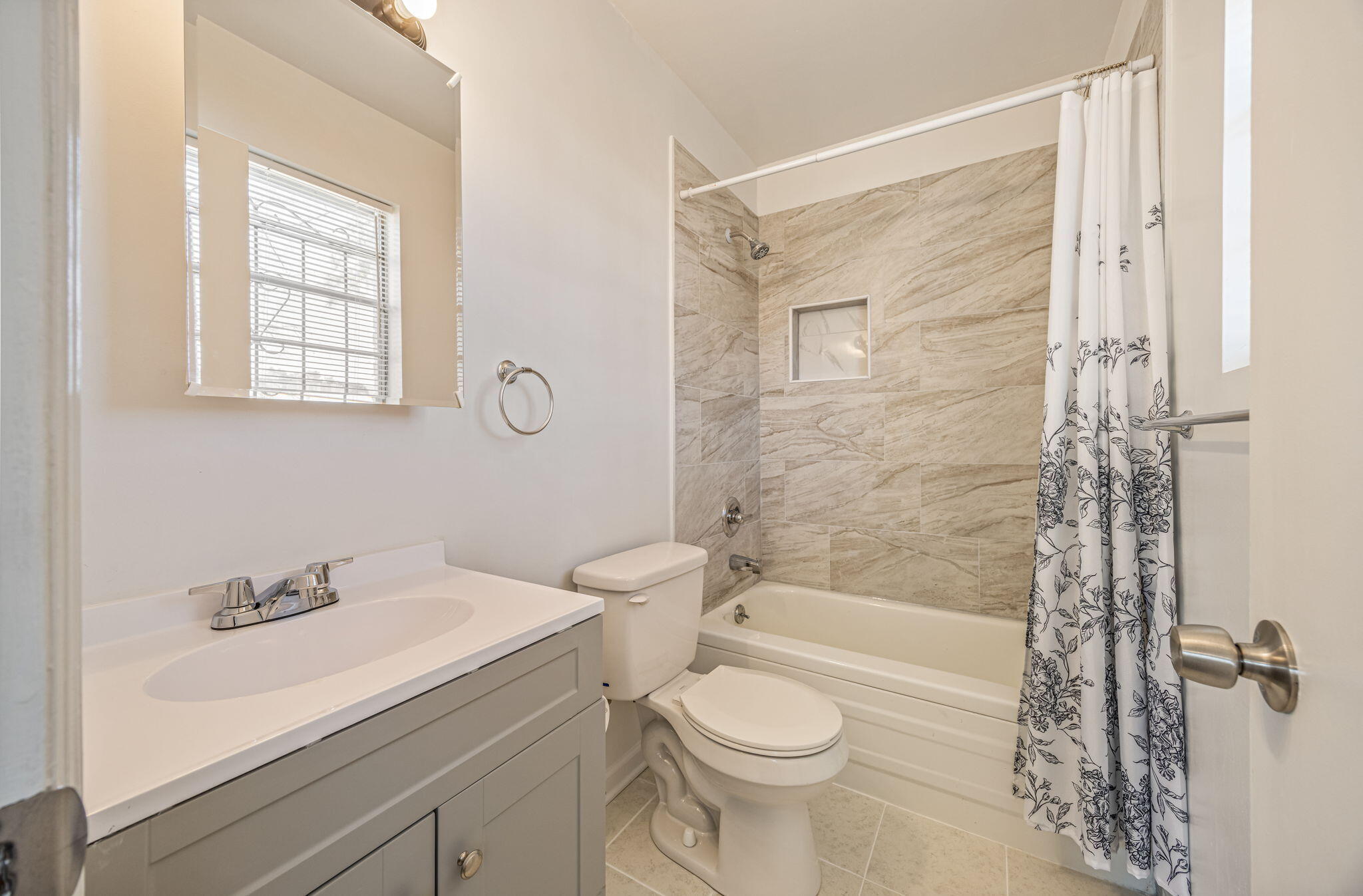 18-web-or-mls-2965 Meadowbrook Drive-08