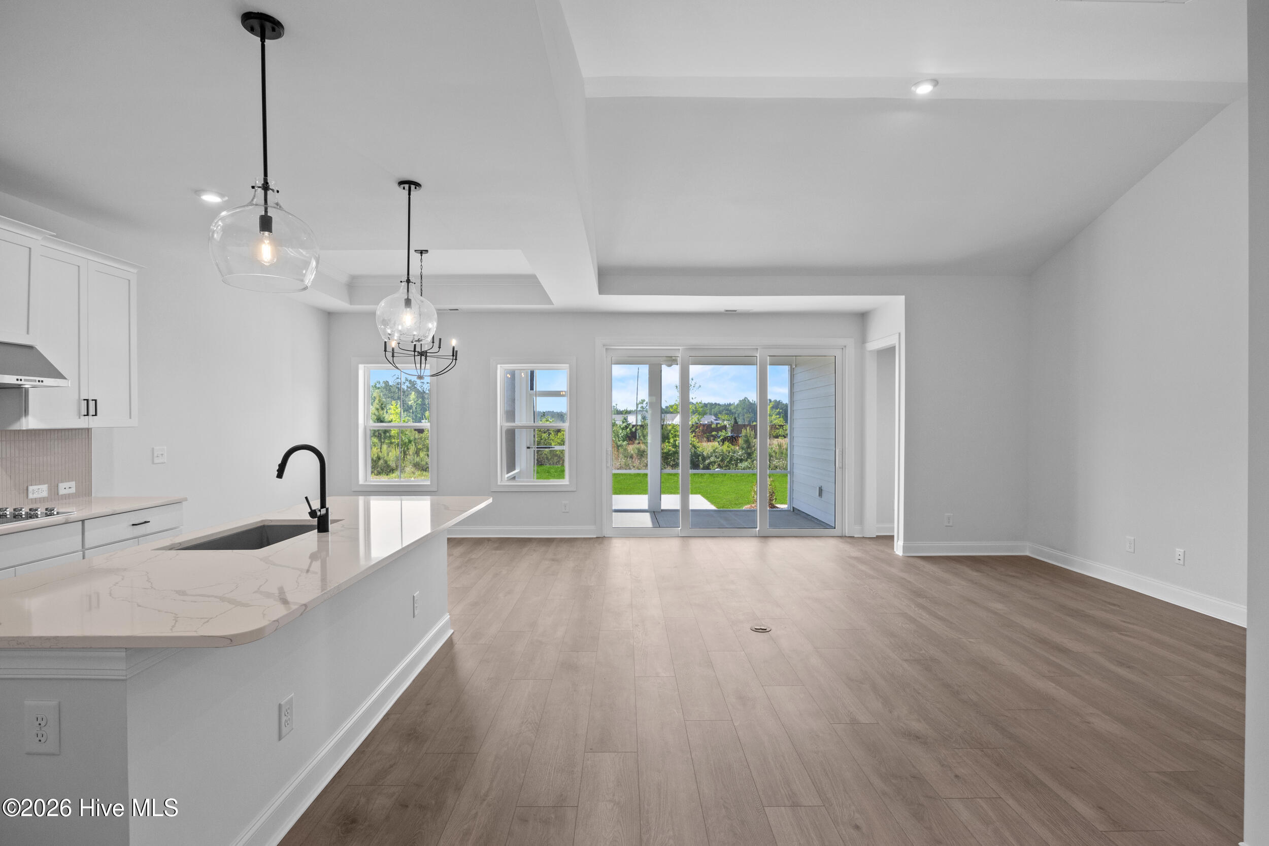 100533479 | Photo 10