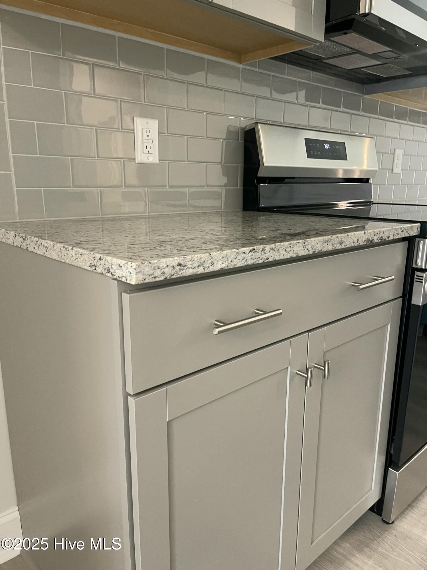 100522611 | Photo 21