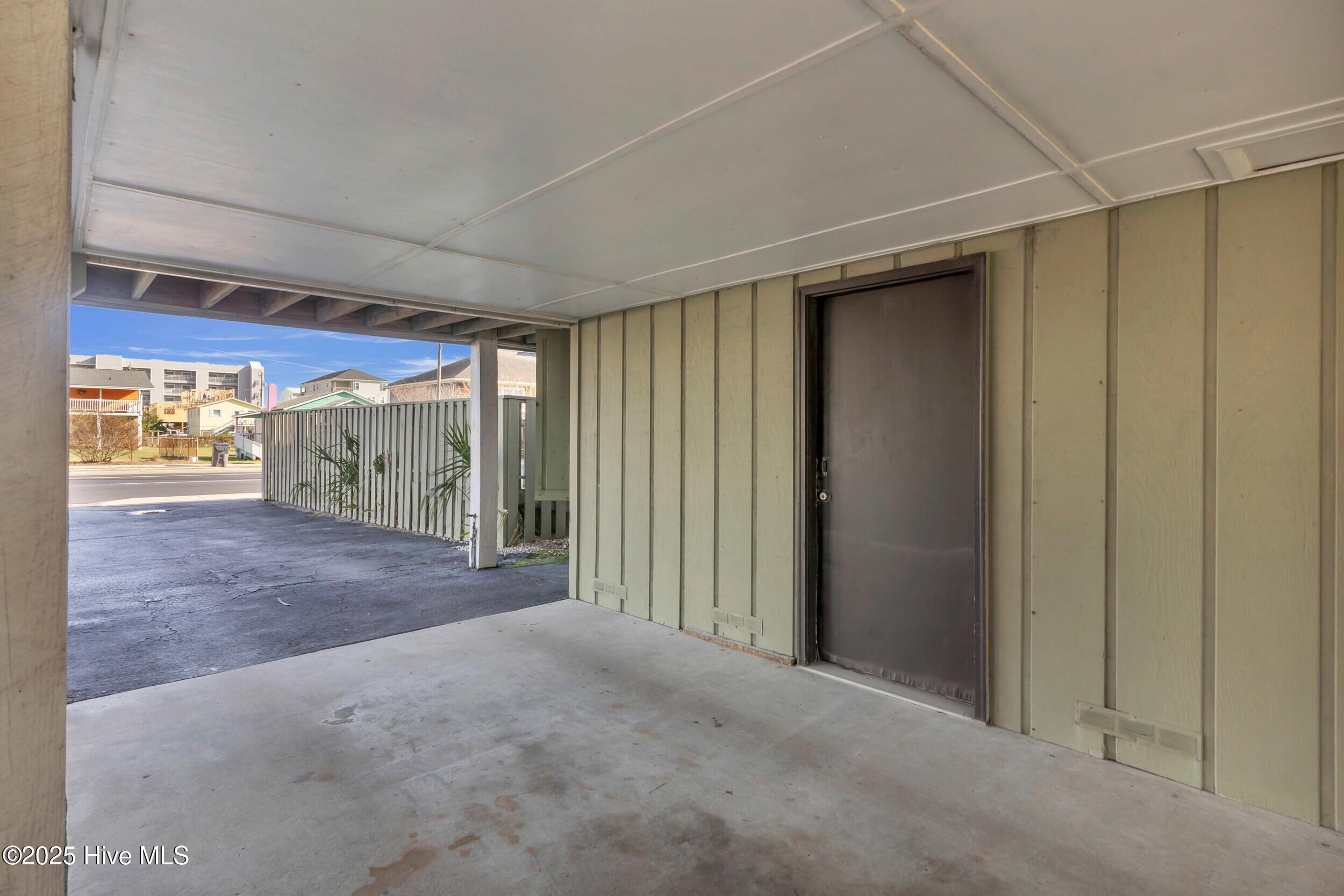 100542449 | Photo 24