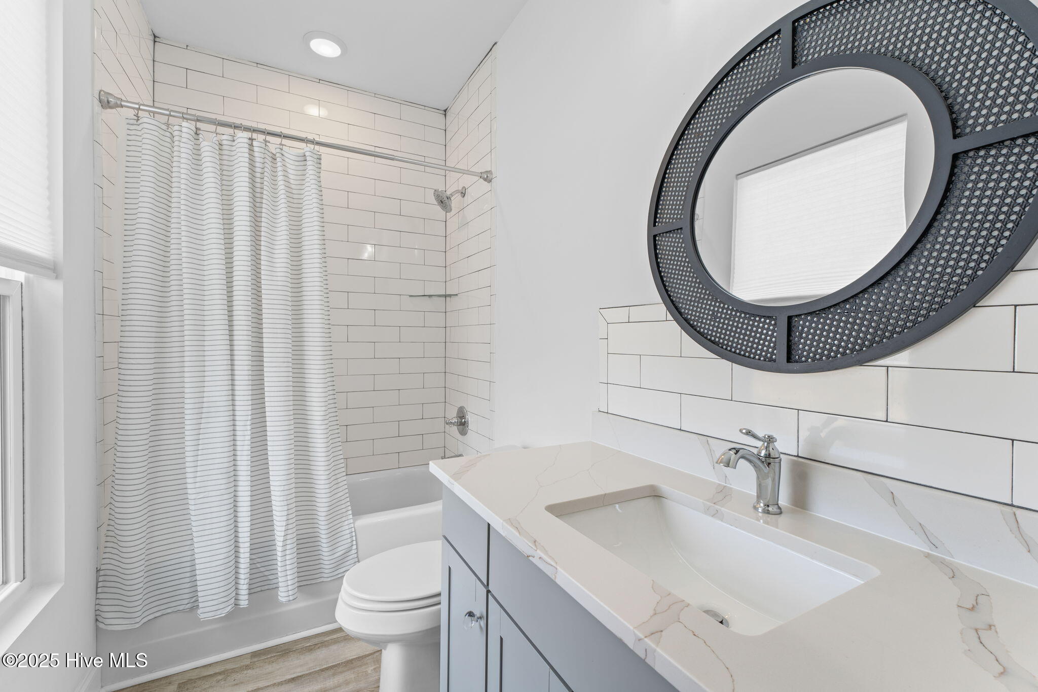 100528338 | Photo 39