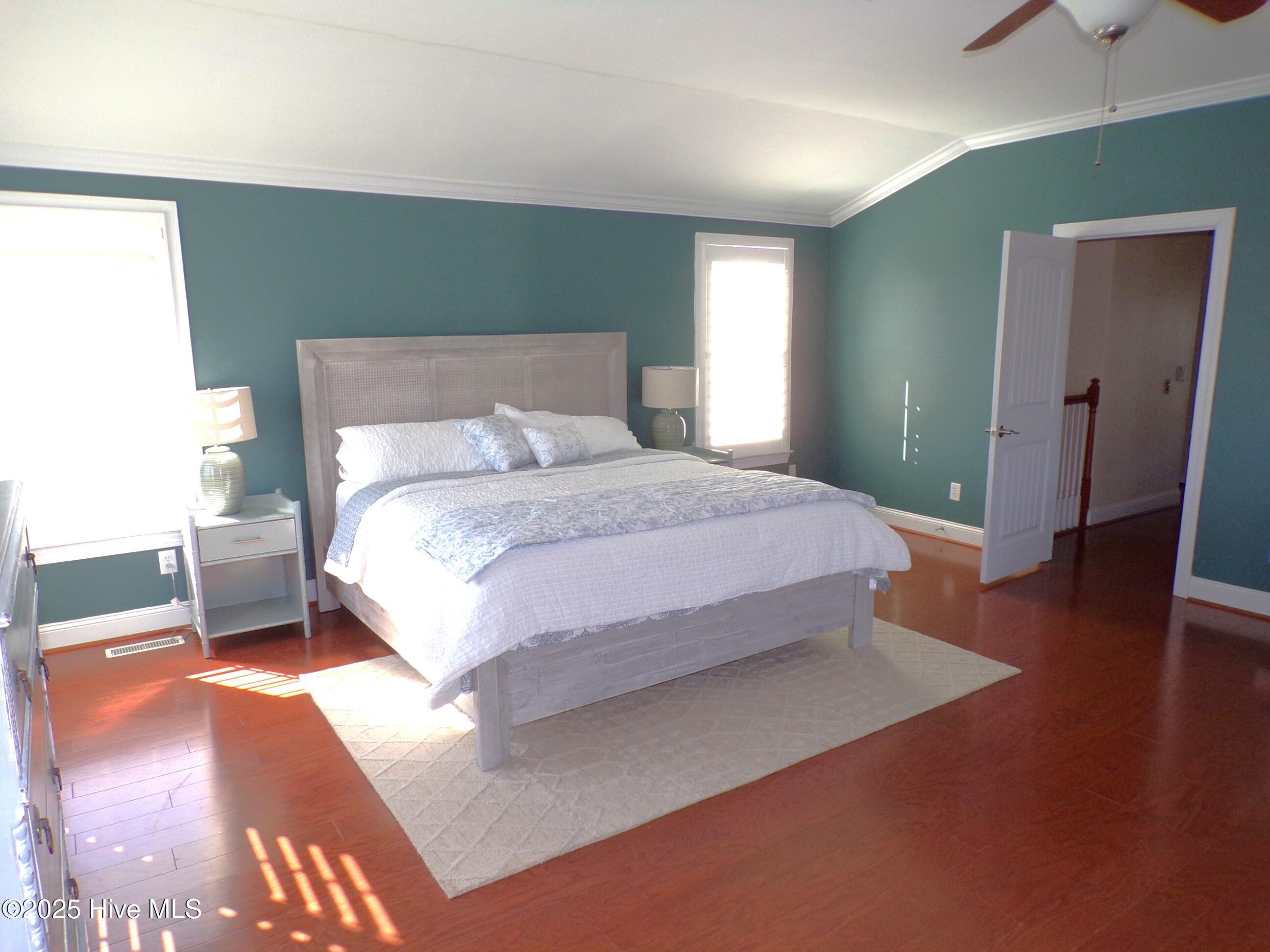 100540211 | Photo 12