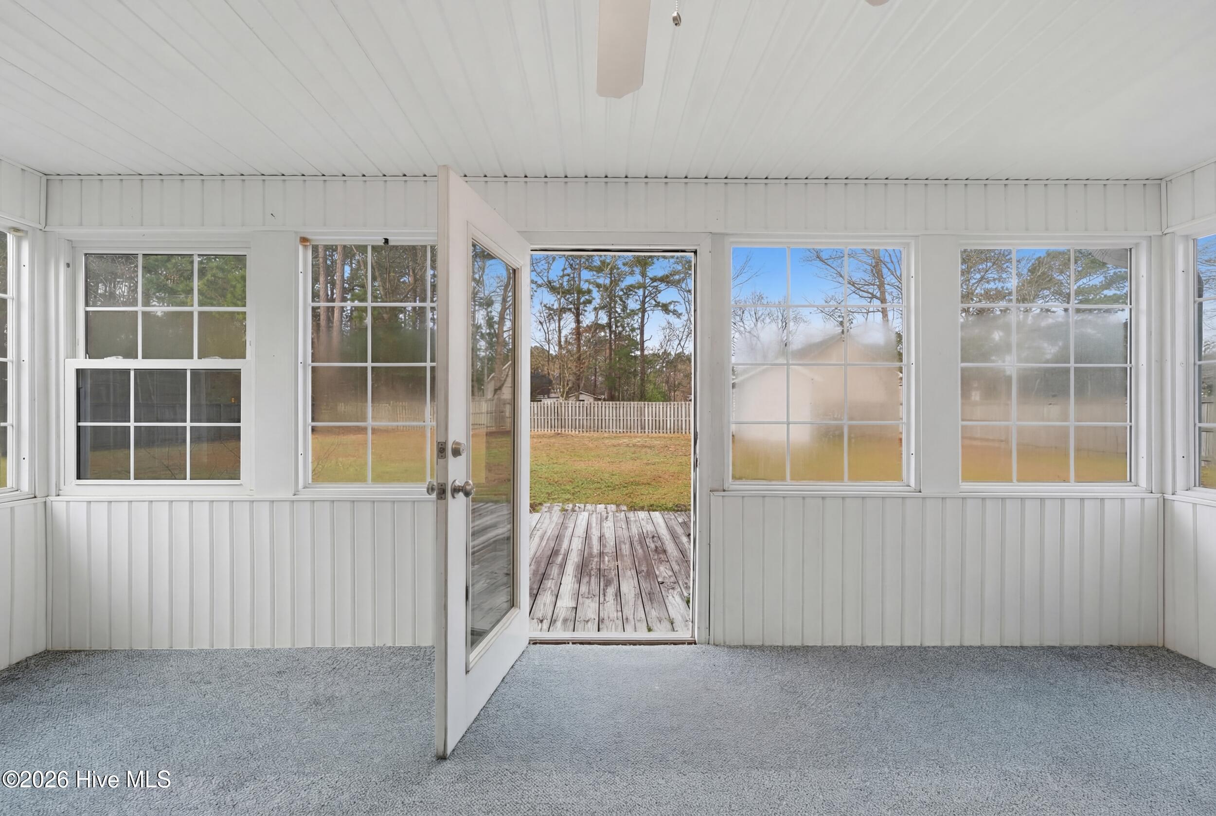 100559462 | Photo 22