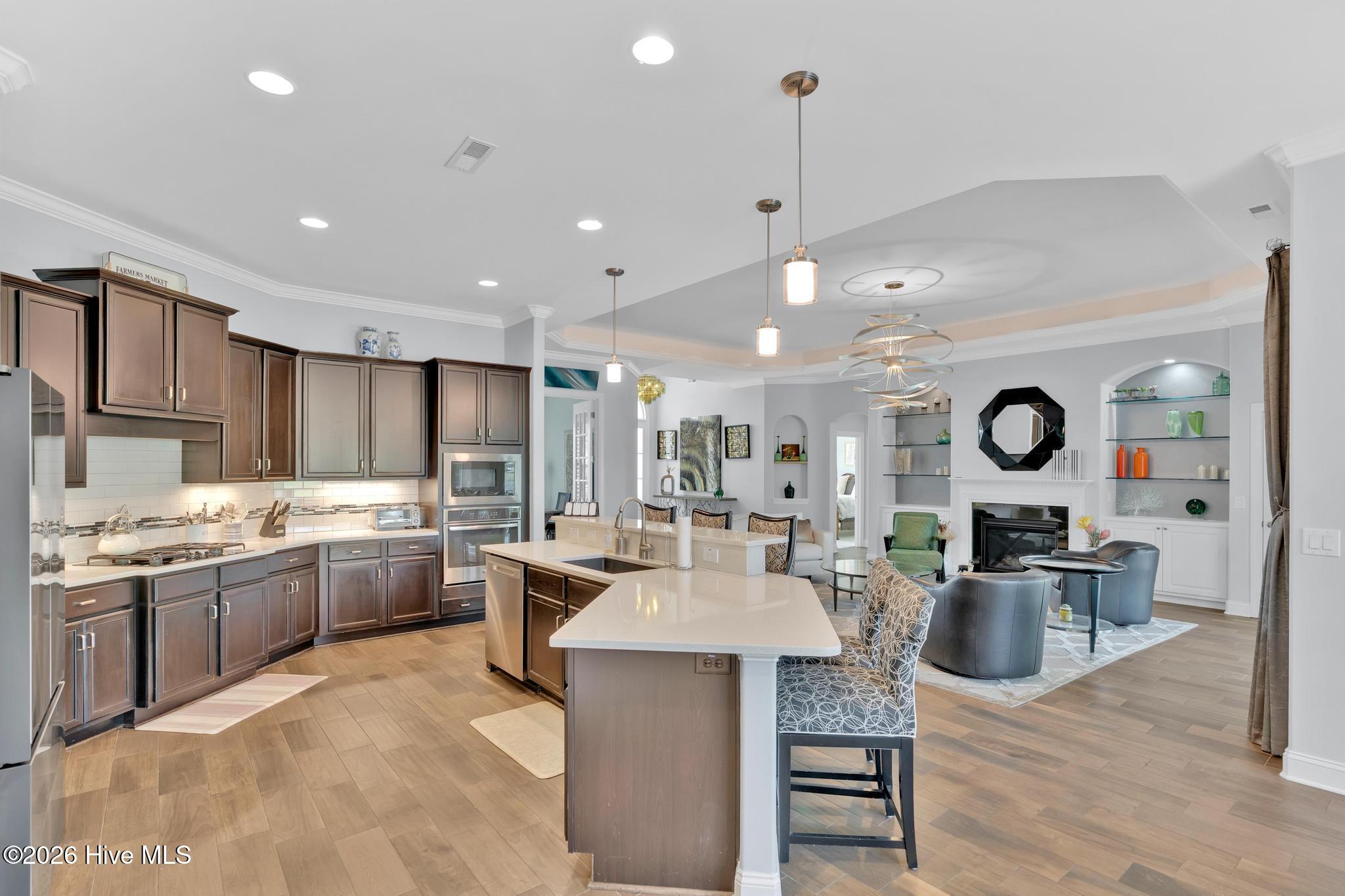 100569949 | Photo 18