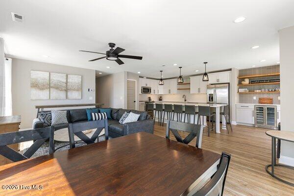 100564847 | Photo 14