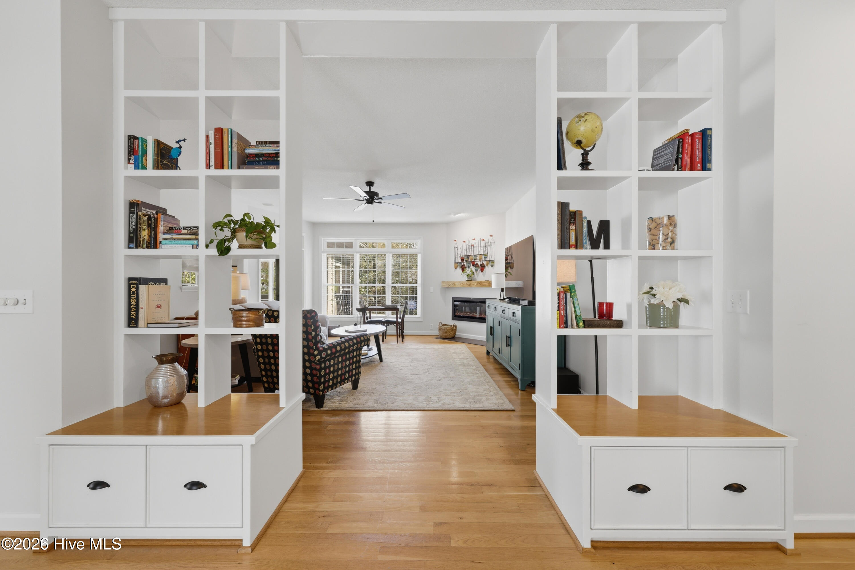 100561627 | Photo 16