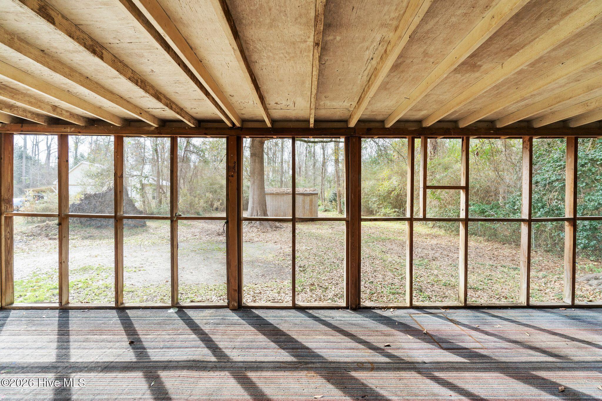 100555991 | Photo 32