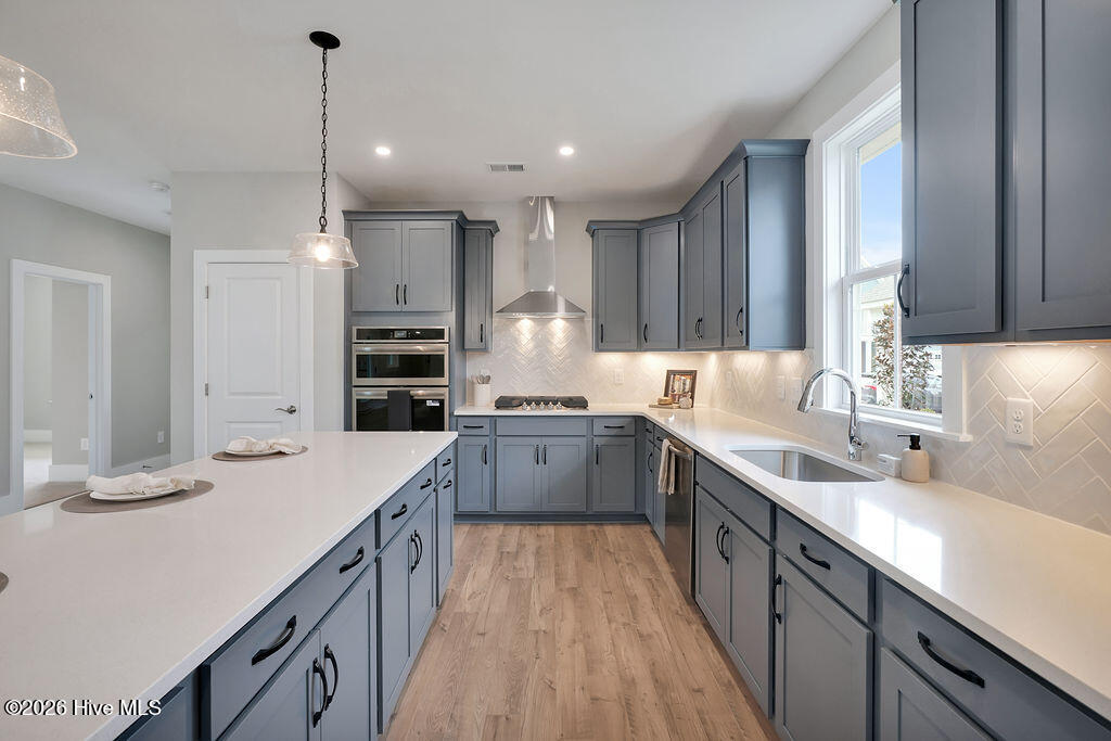 100550768 | Photo 24