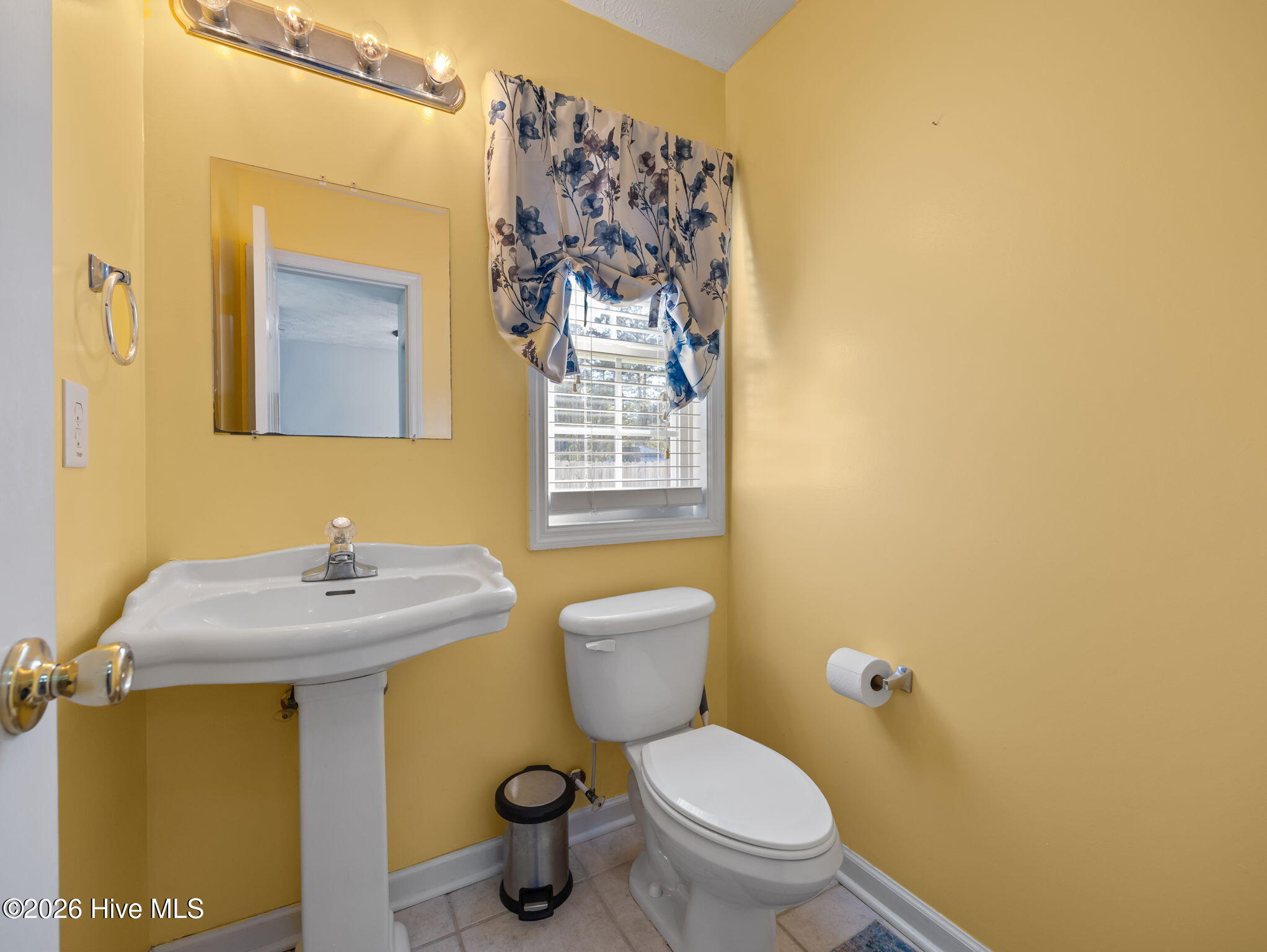 100566788 | Photo 14