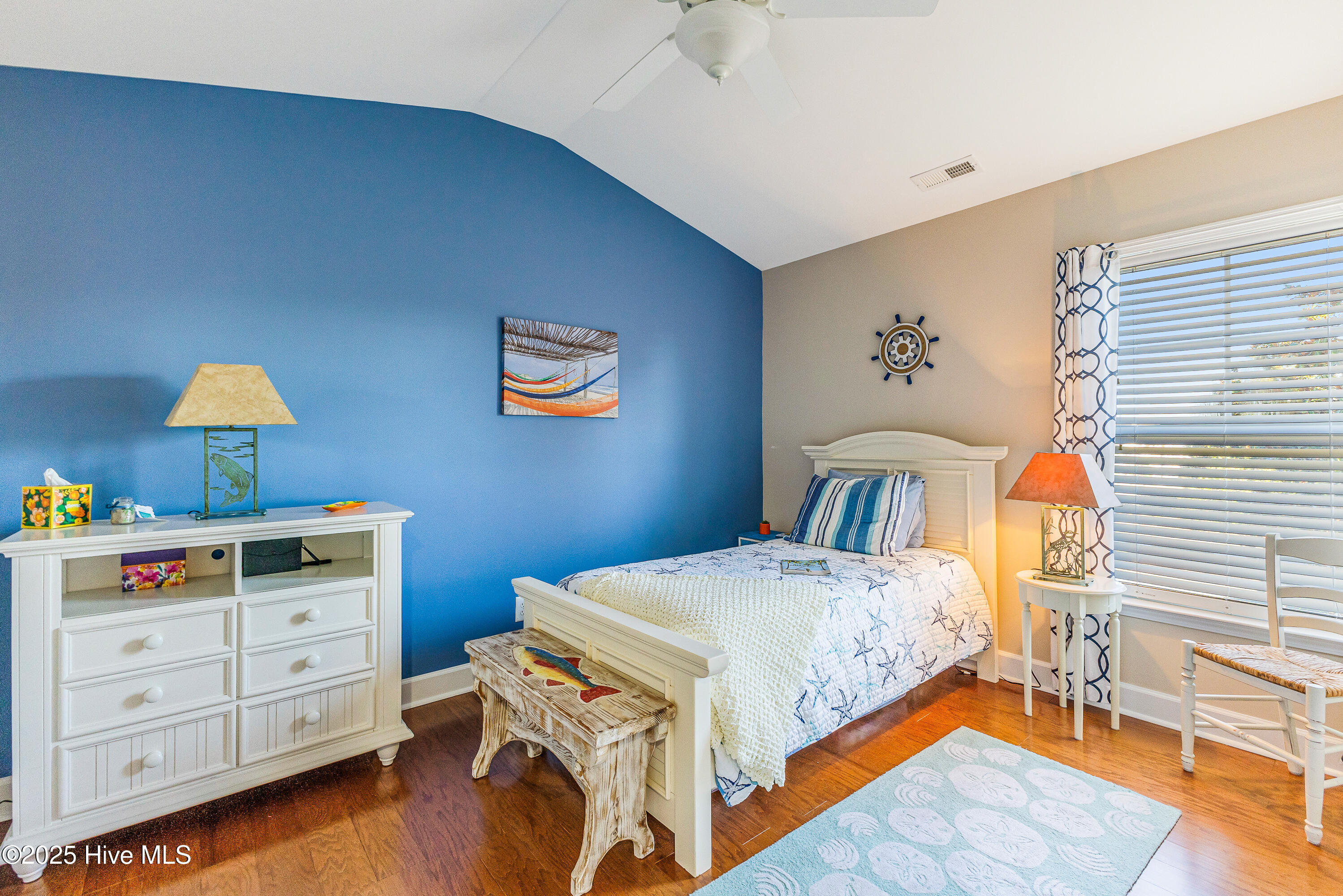 100546099 | Photo 21