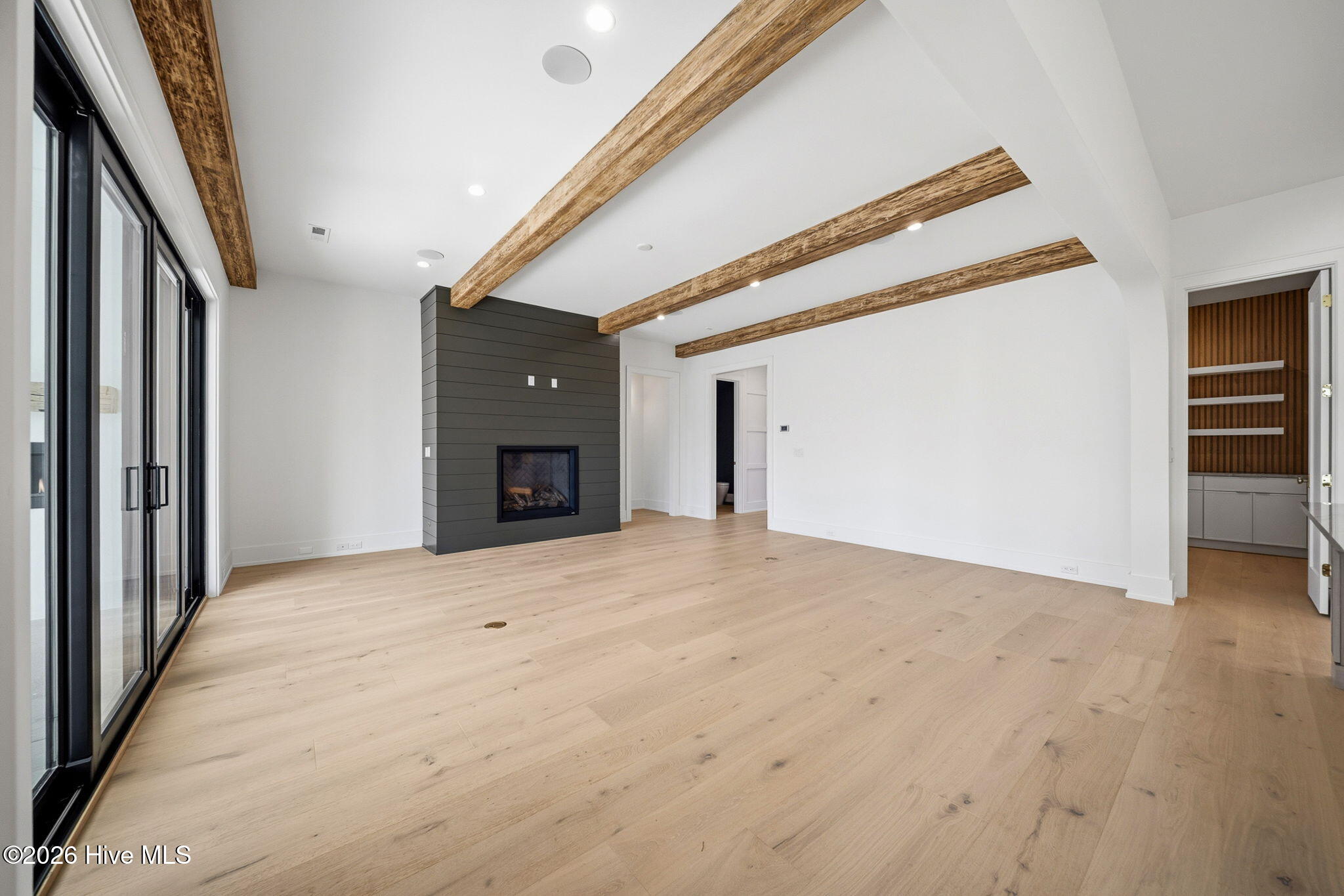 100500065 | Photo 12