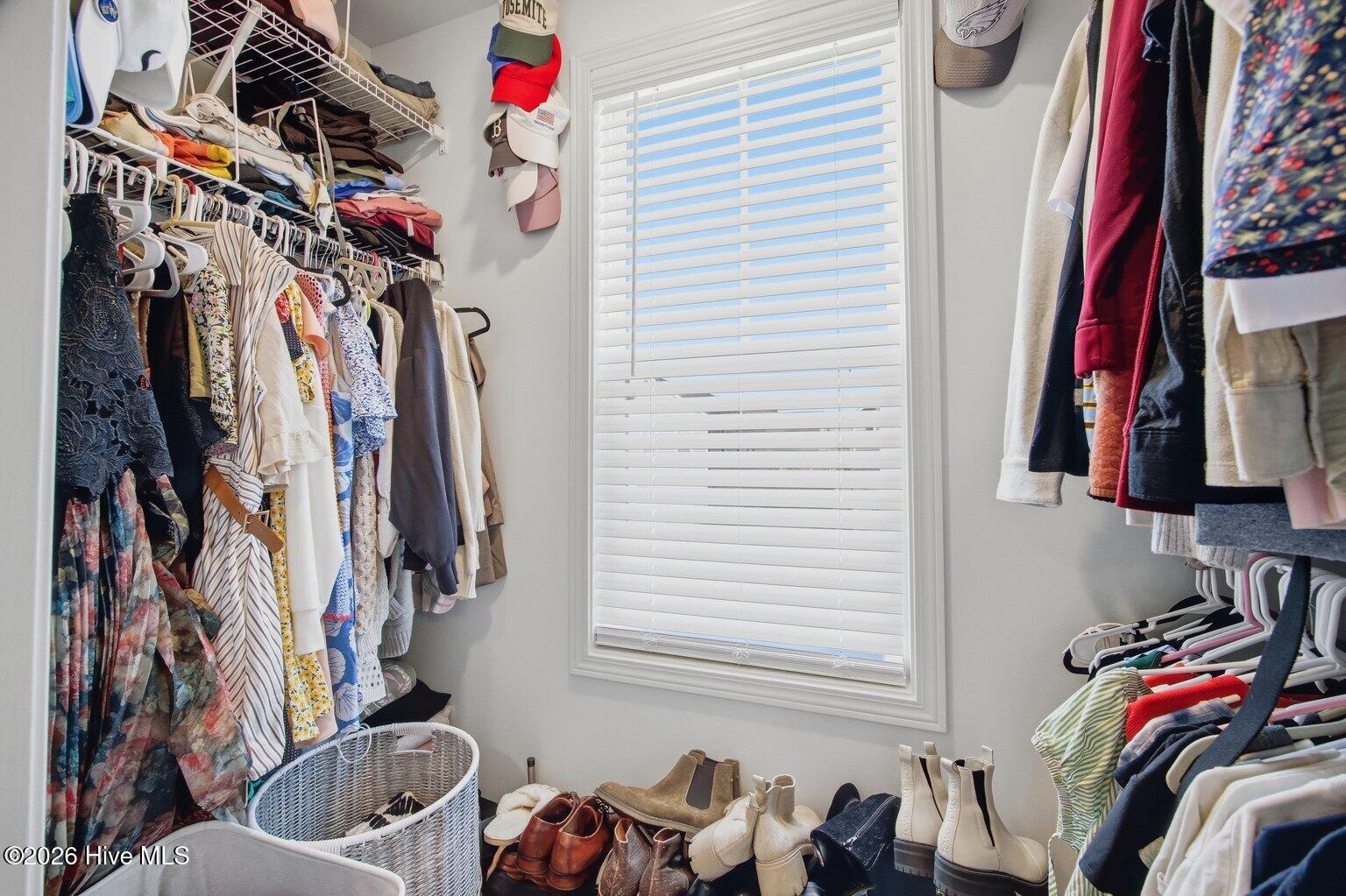 100567479 | Photo 26