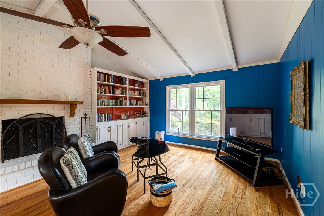 140 Rollingwood Drive