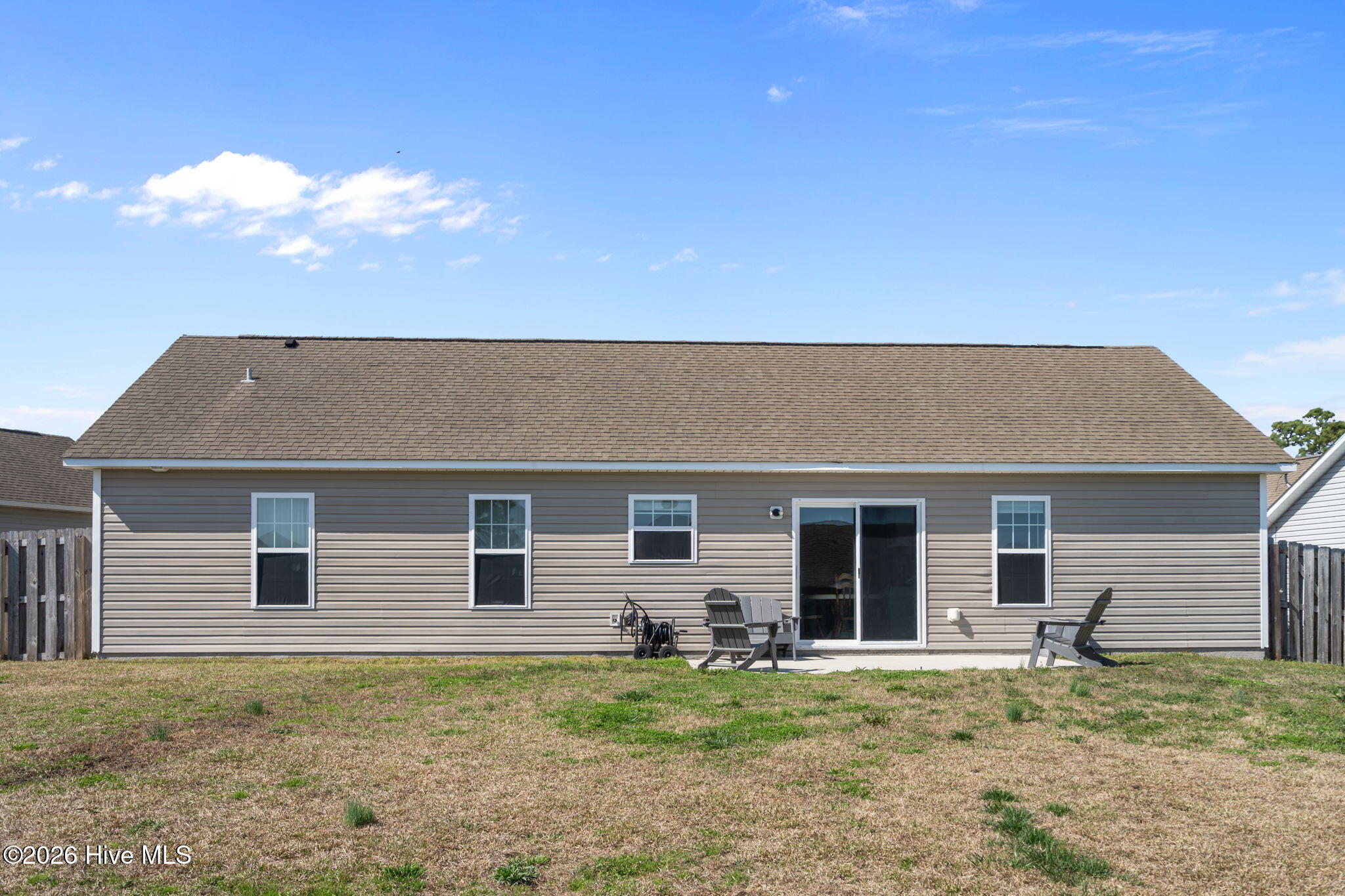 100558999 | Photo 38