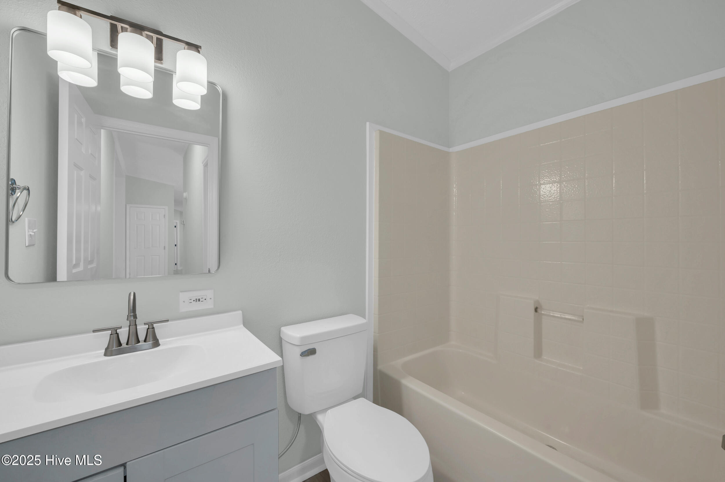 100537277 | Photo 28