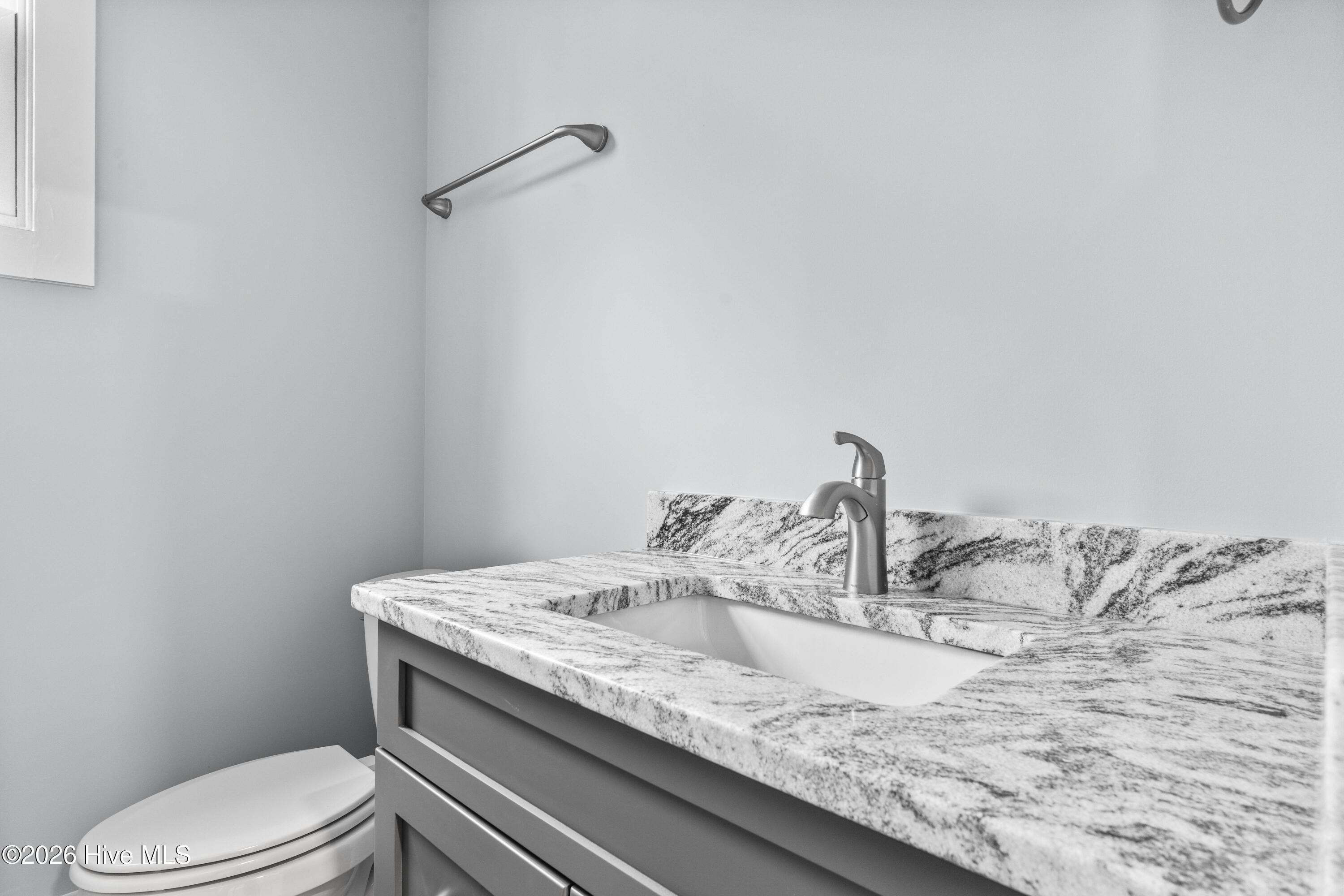 100523589 | Photo 25