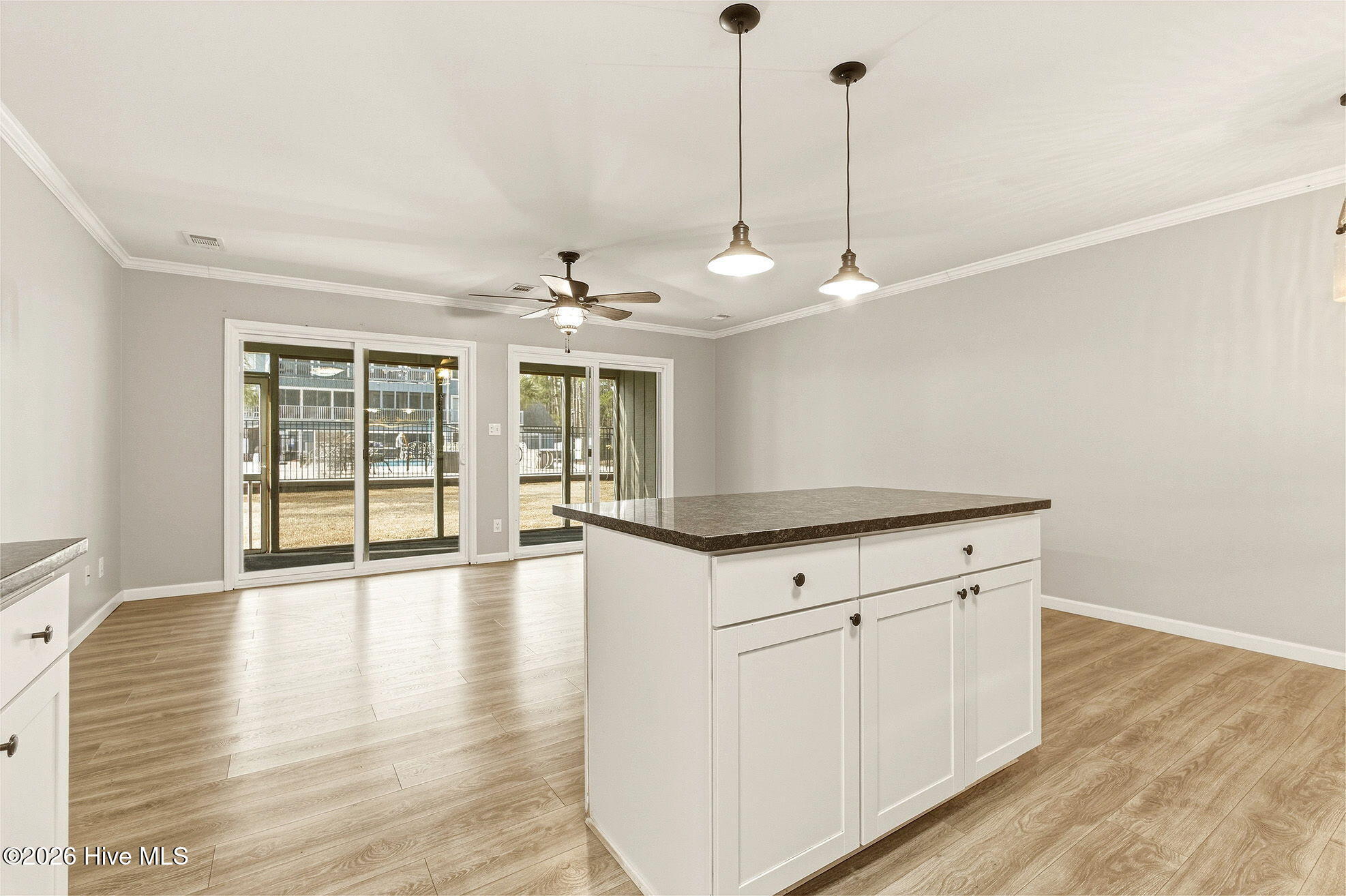 100557080 | Photo 10