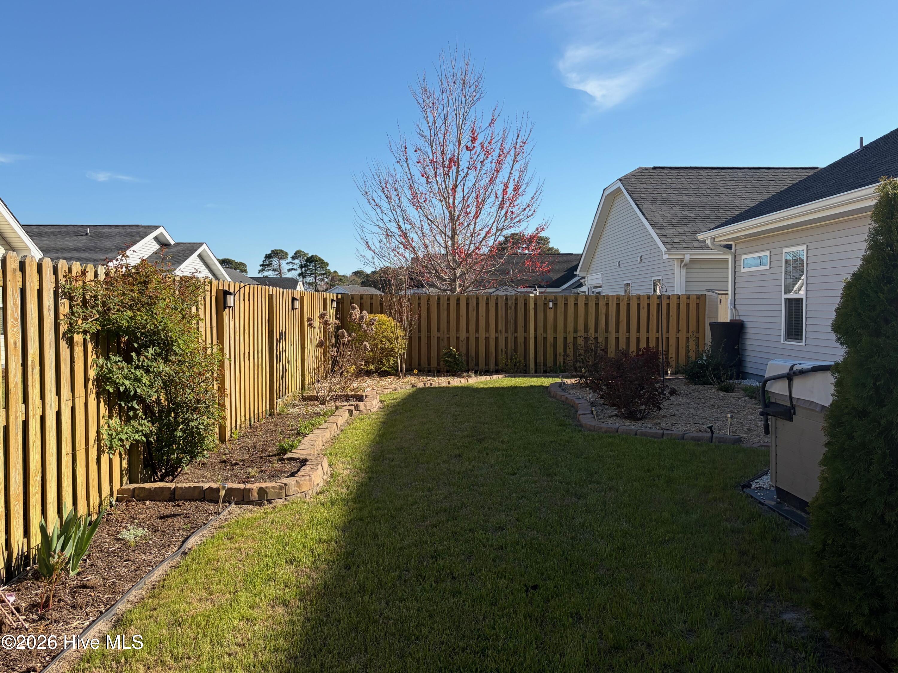 100561757 | Photo 14