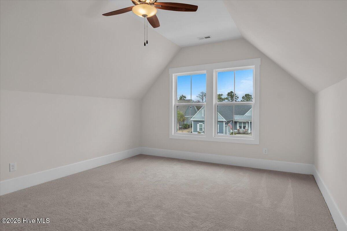 100548797 | Photo 74